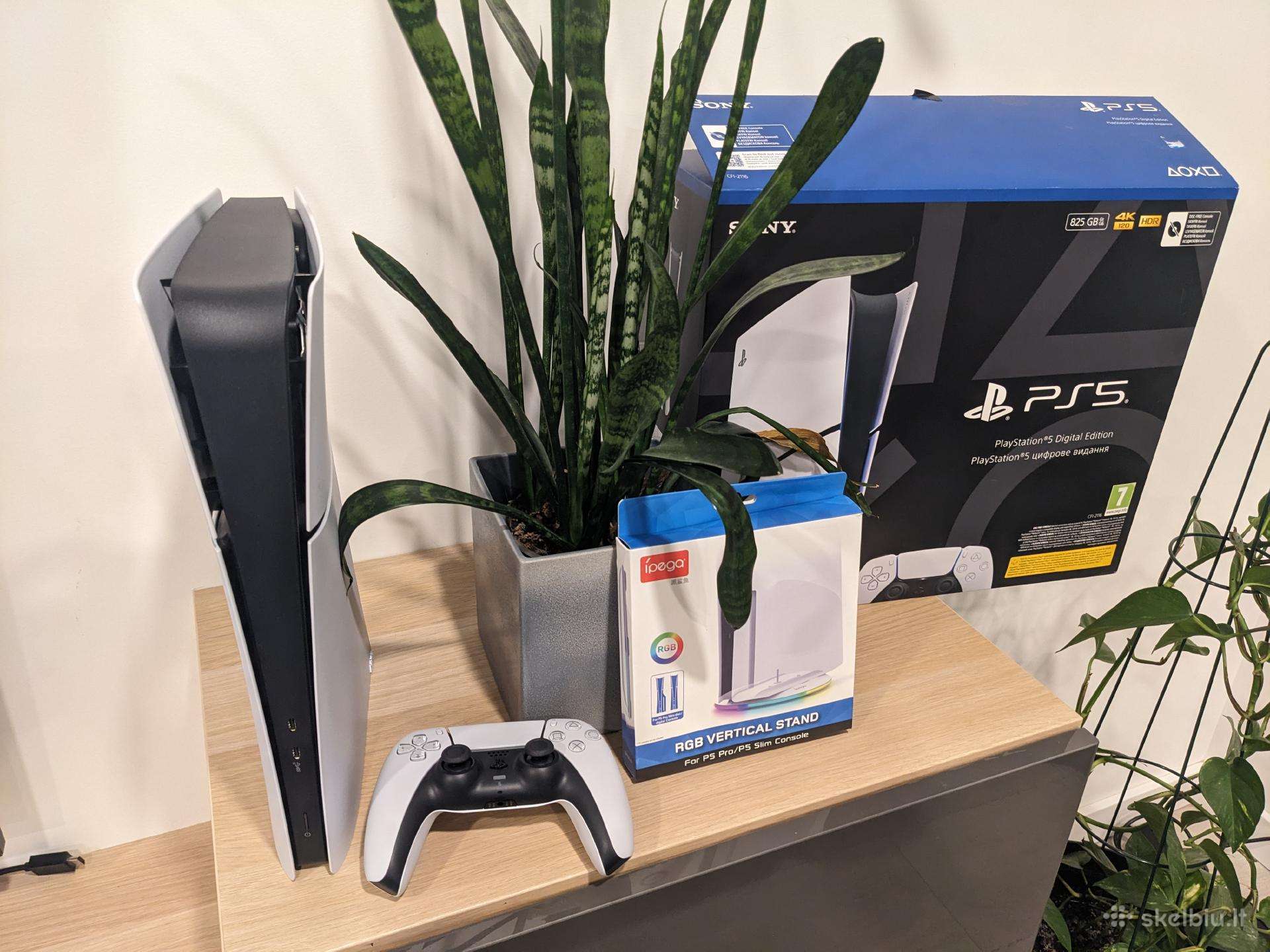 Ps5 Digital Edition su Rgb stovu