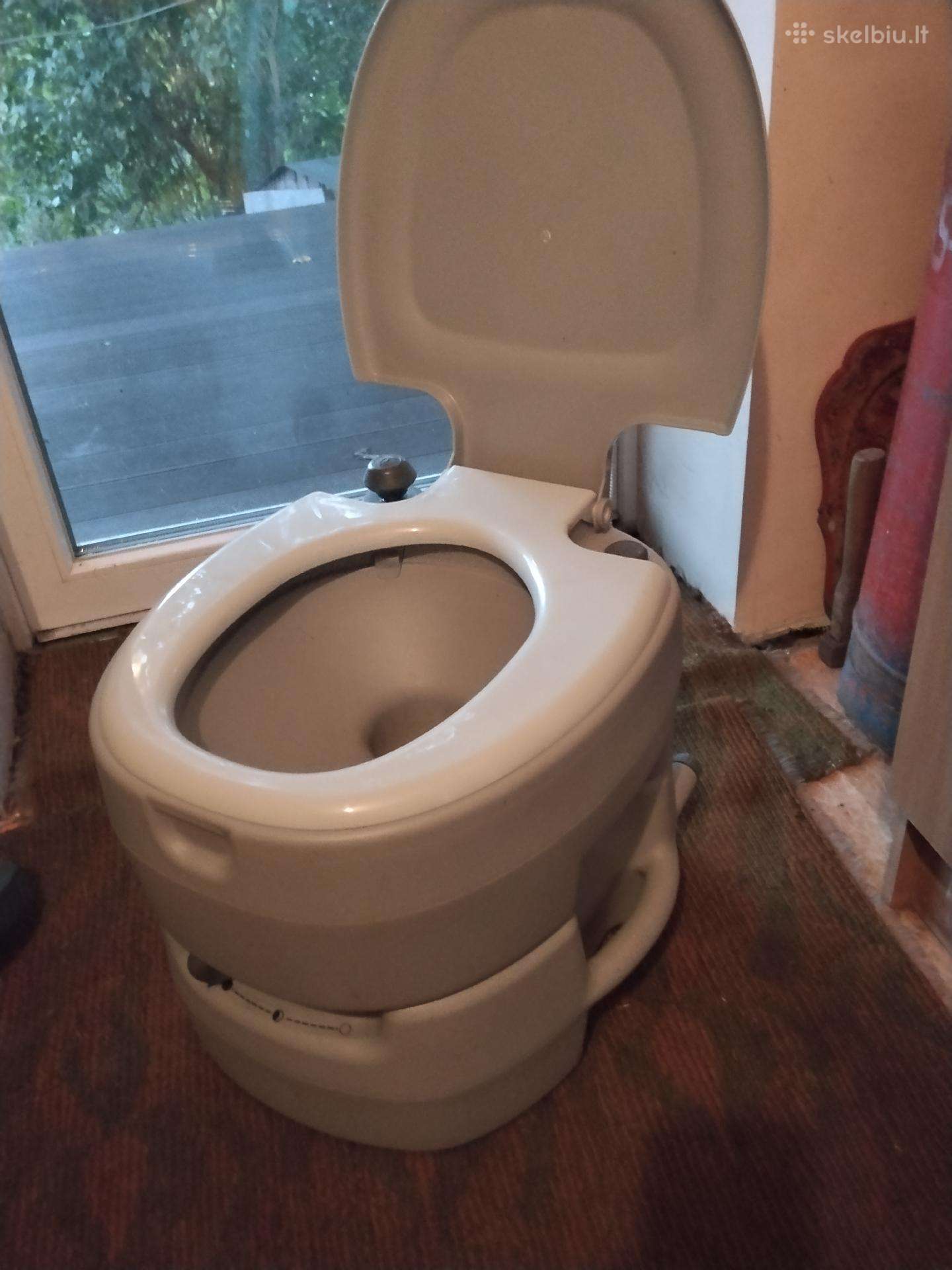 Pardodu bio tualeta 35 eur.
