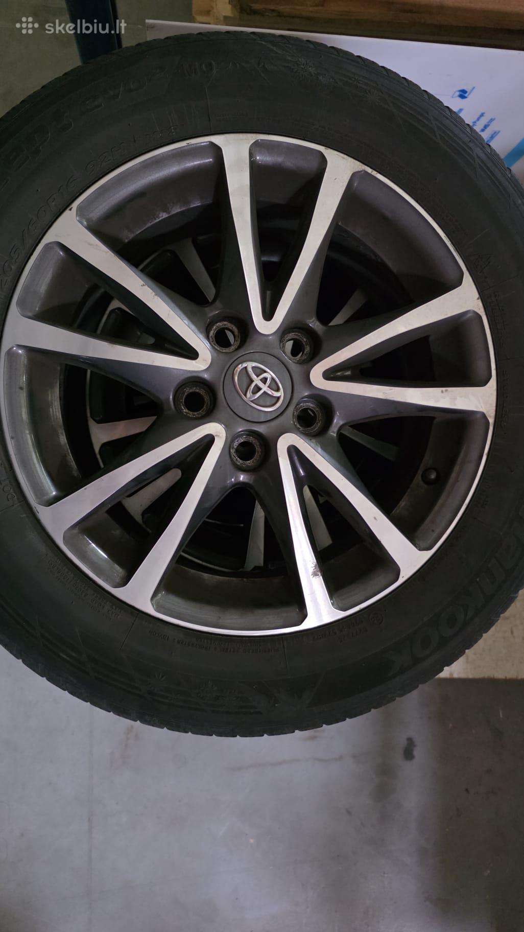 Toyota Avensis R16 ratlankiai su padangomis