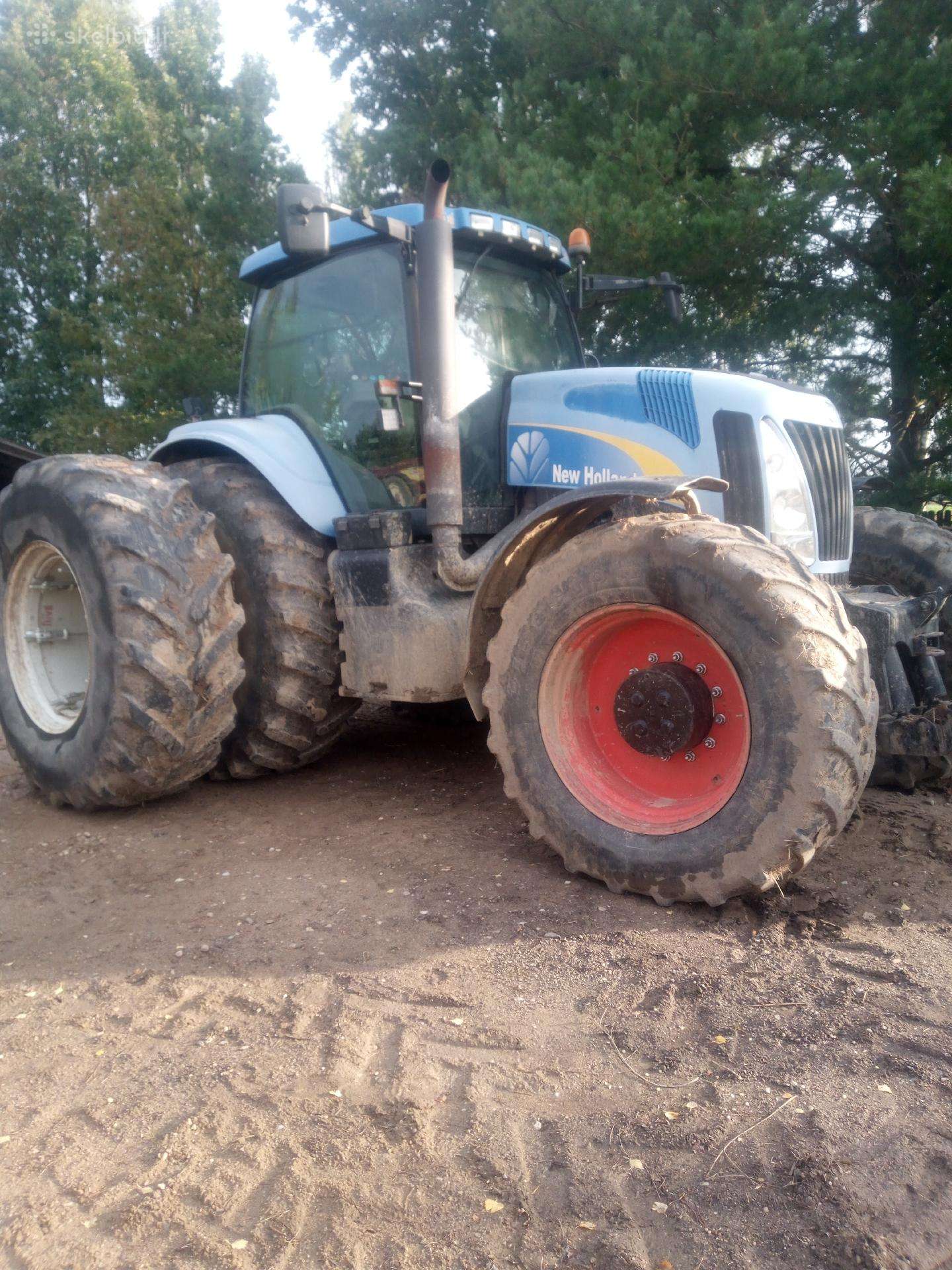 Traktorius New Holland Tg285