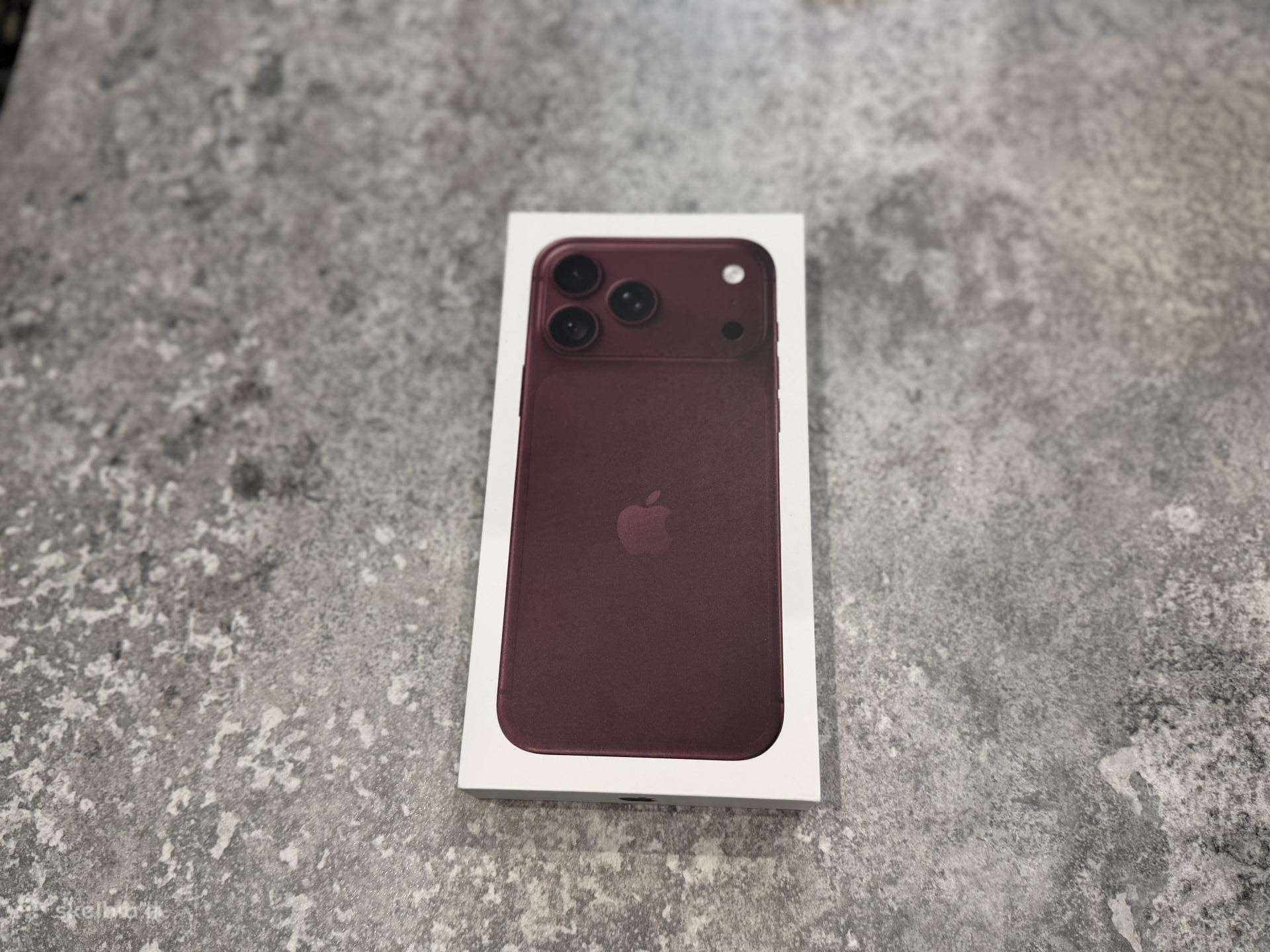 Naujas iPhone 18 Pro 256gb Max Burgundy!