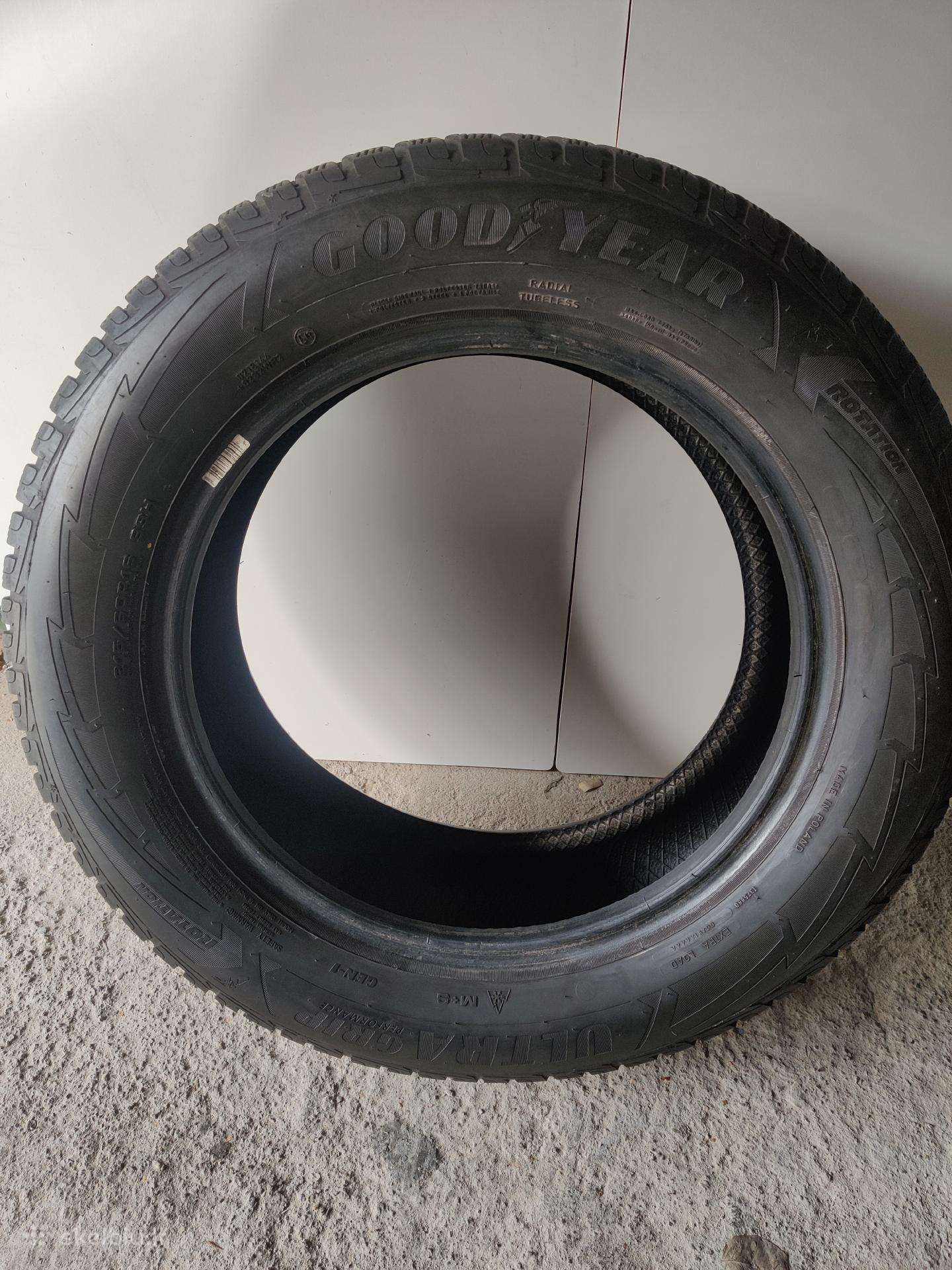 Goodyear, žieminės 215/60 R16