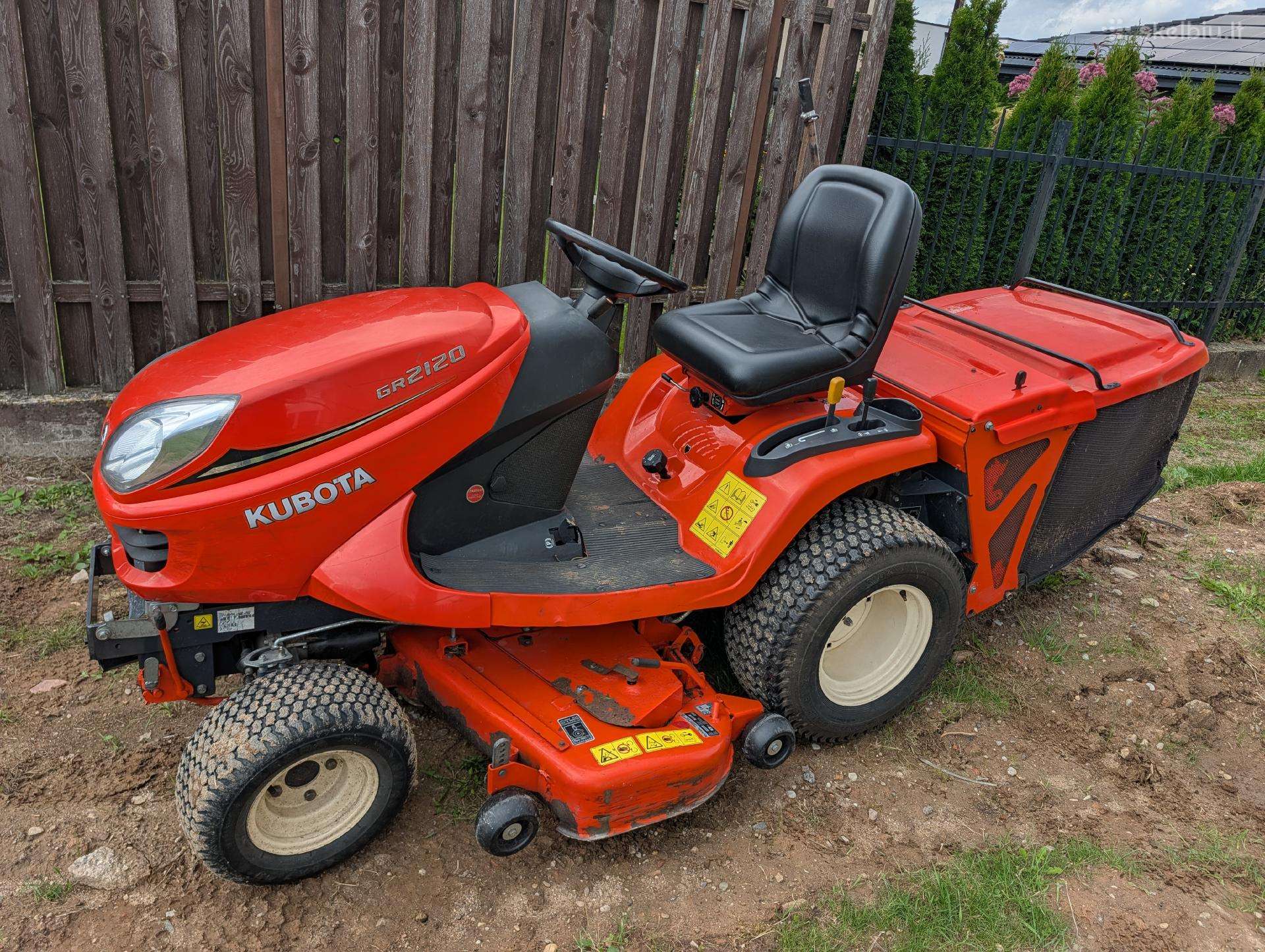 Kubota sodo traktoriukas Gr2120 4x4 dyzelis