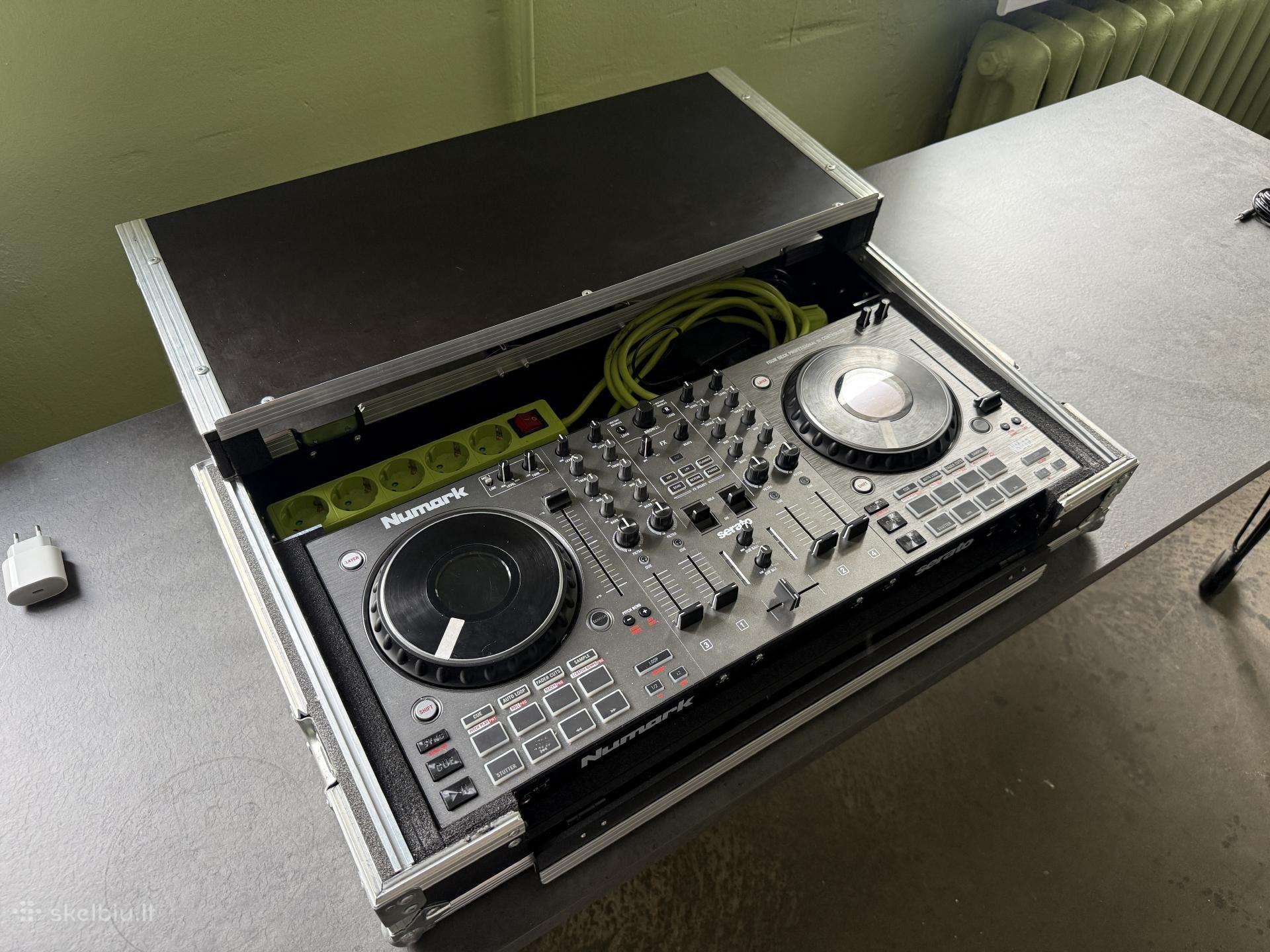 Numark Ns4fx Dj pultas kontroleris