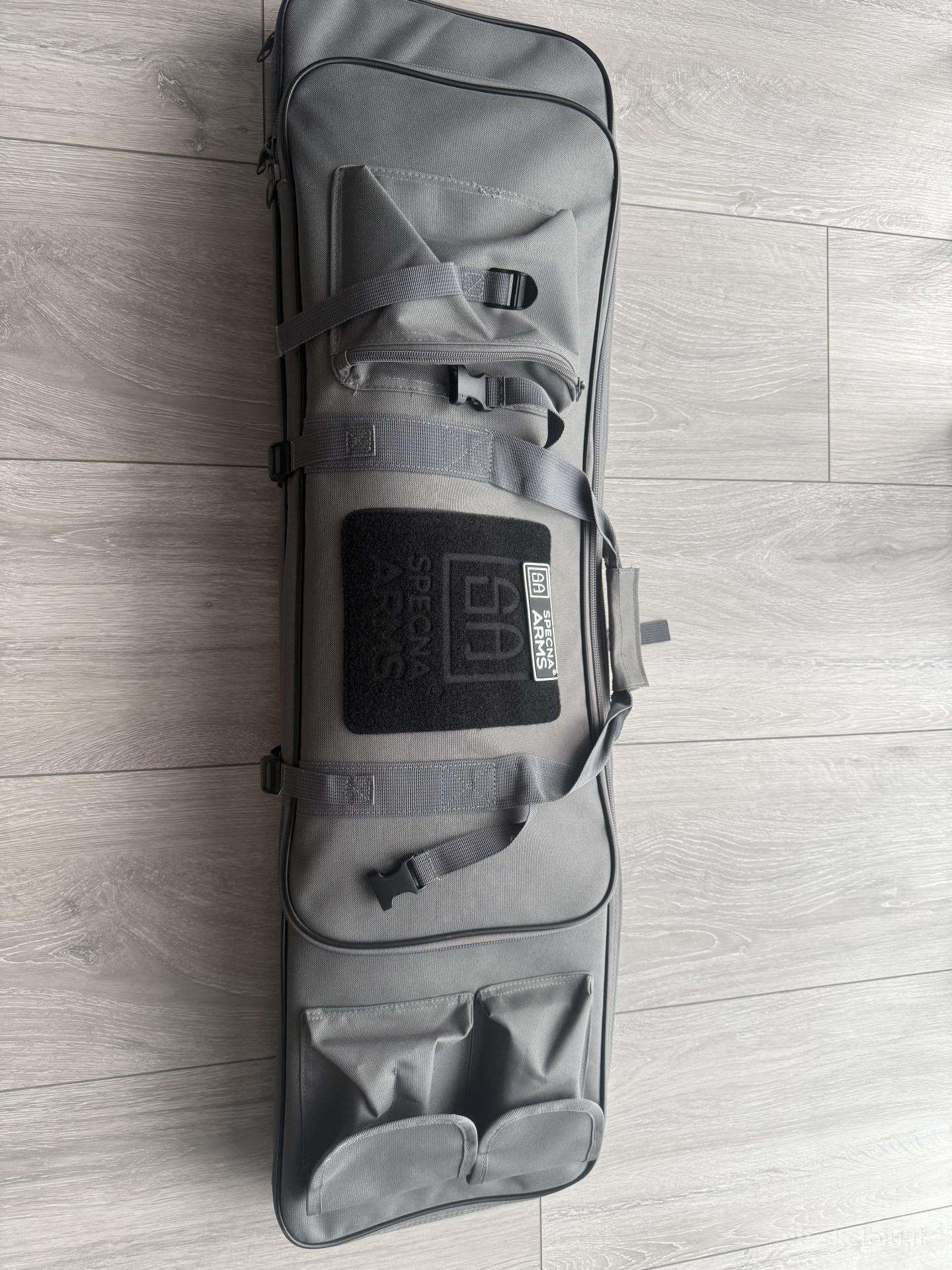 Airsoft ginklas ir ekipuotė