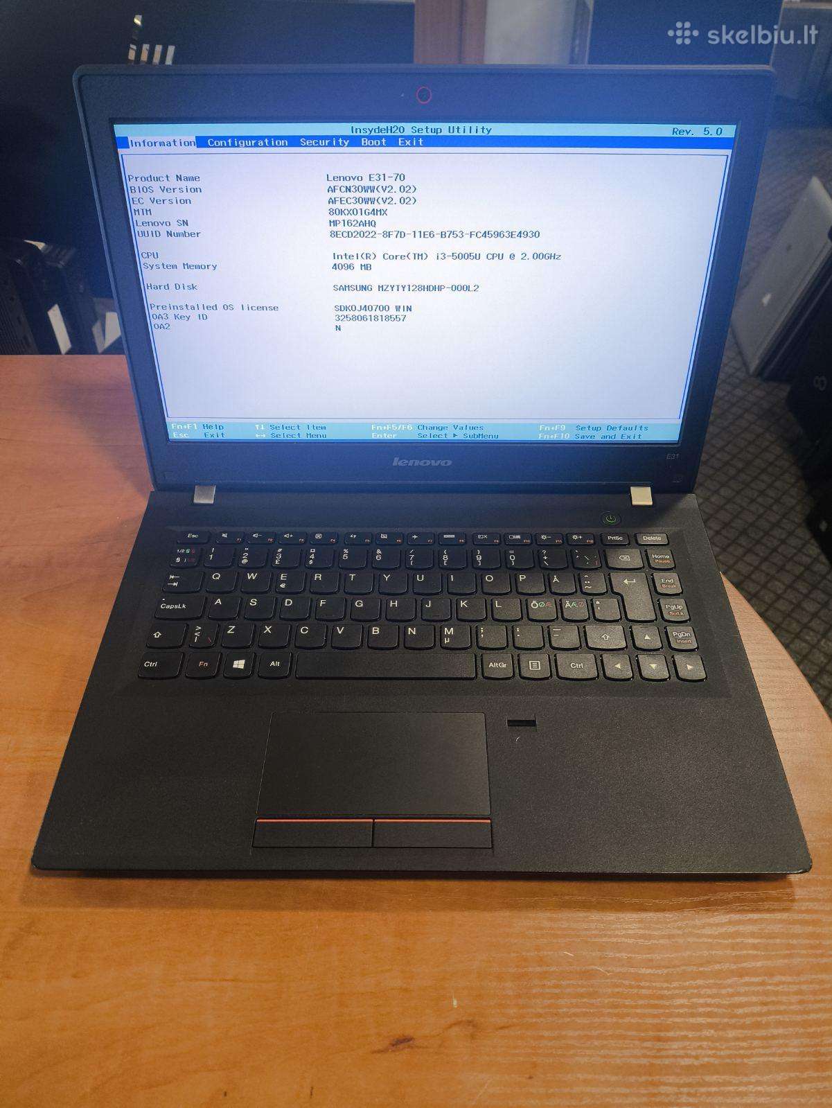 E31-70 13.3" i3-5005u 4gb 128gb SSD Geros baterijo