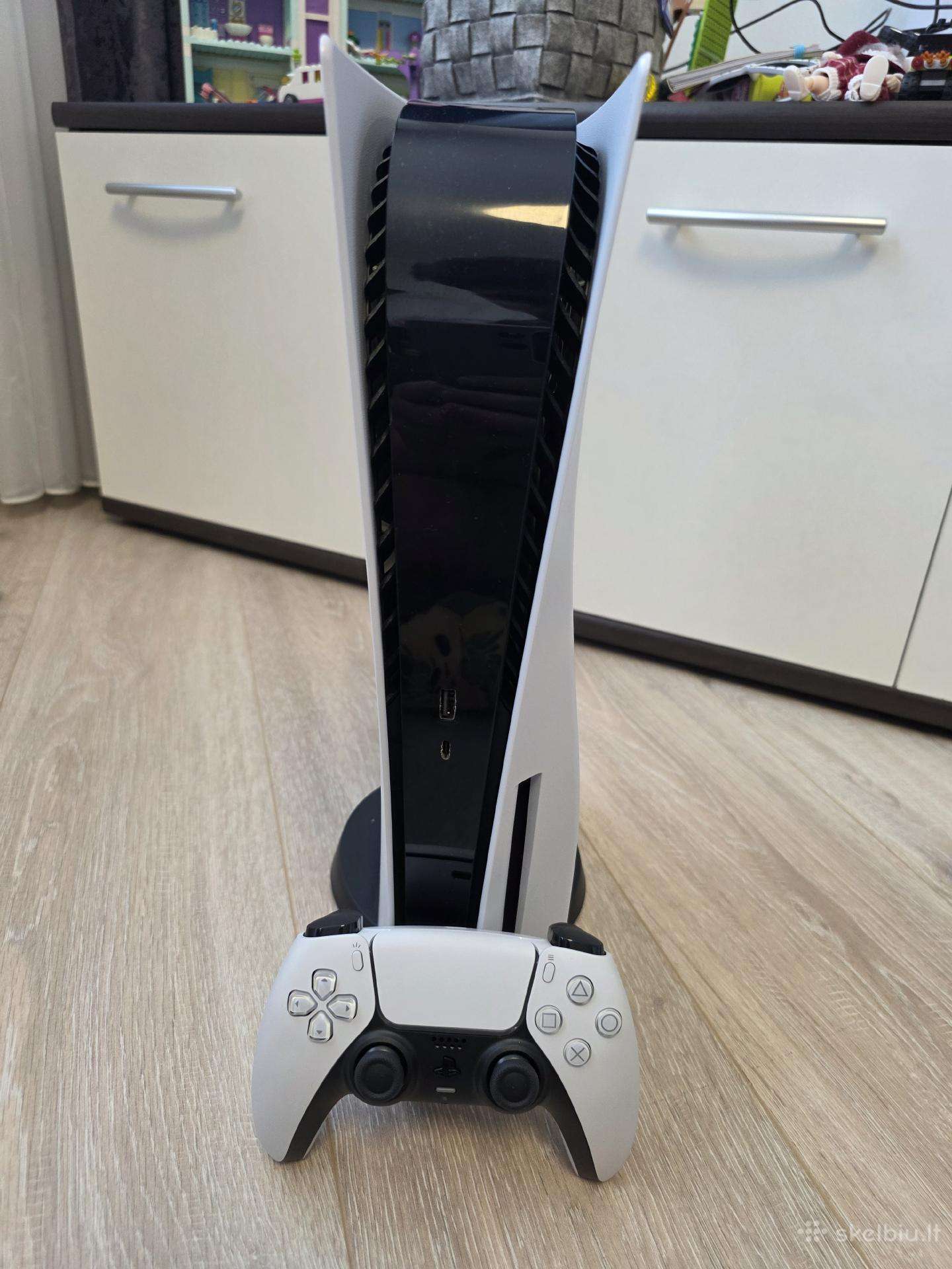 Sony Playstation 5 (Ps5), su diskų įrenginiu