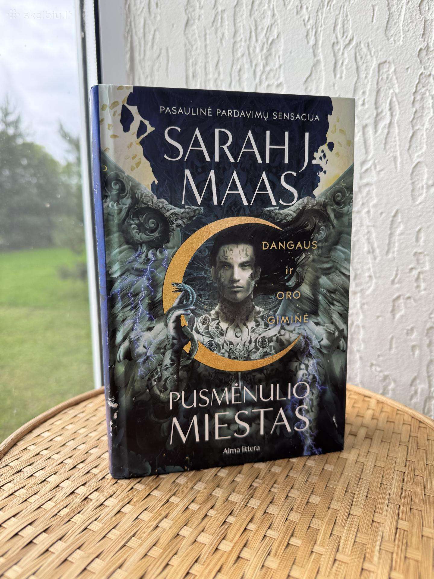 Sarah J. Maas Pusmėnulio Miestas 2 dalis