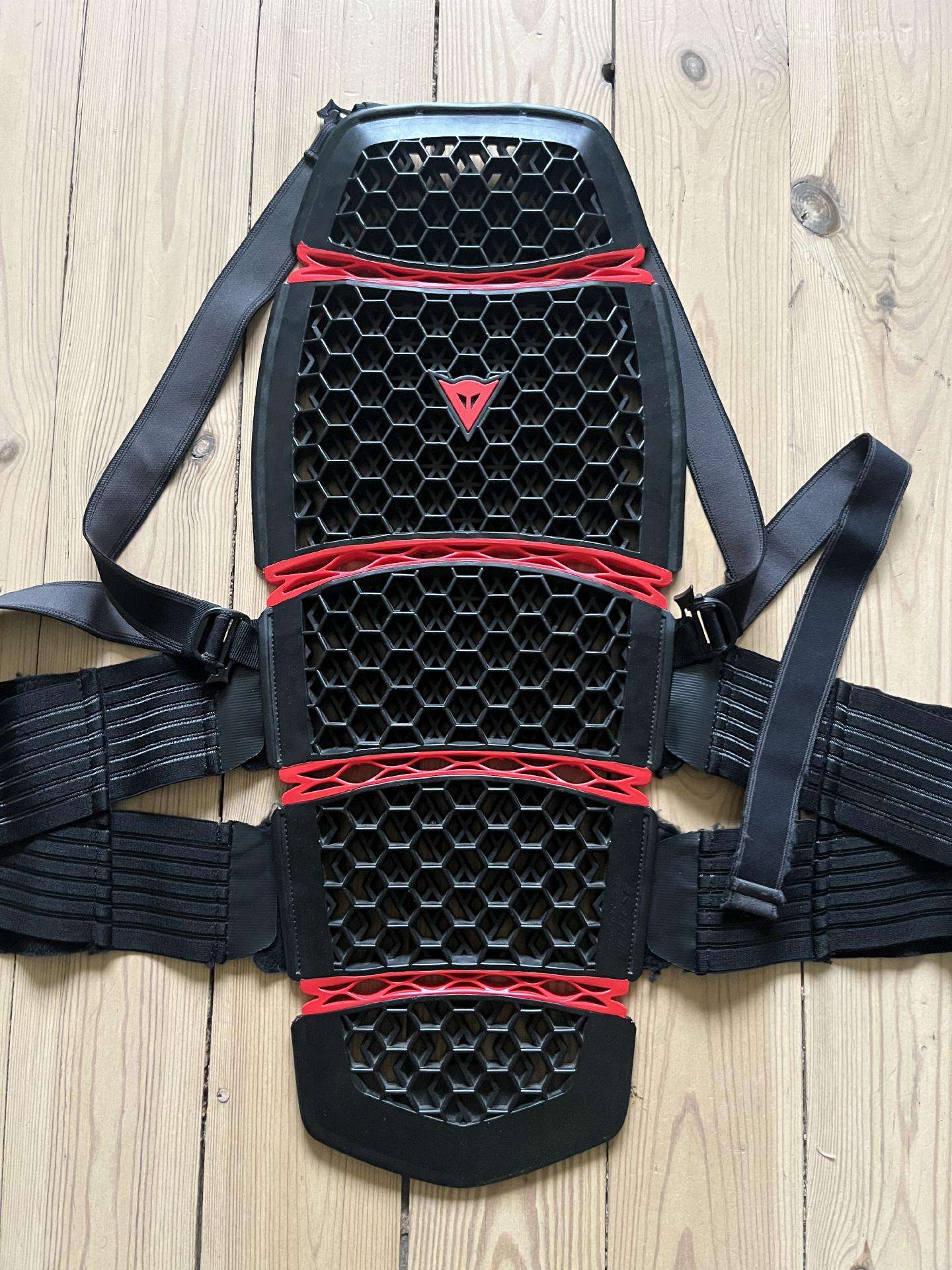Dainese nugaros apsauga