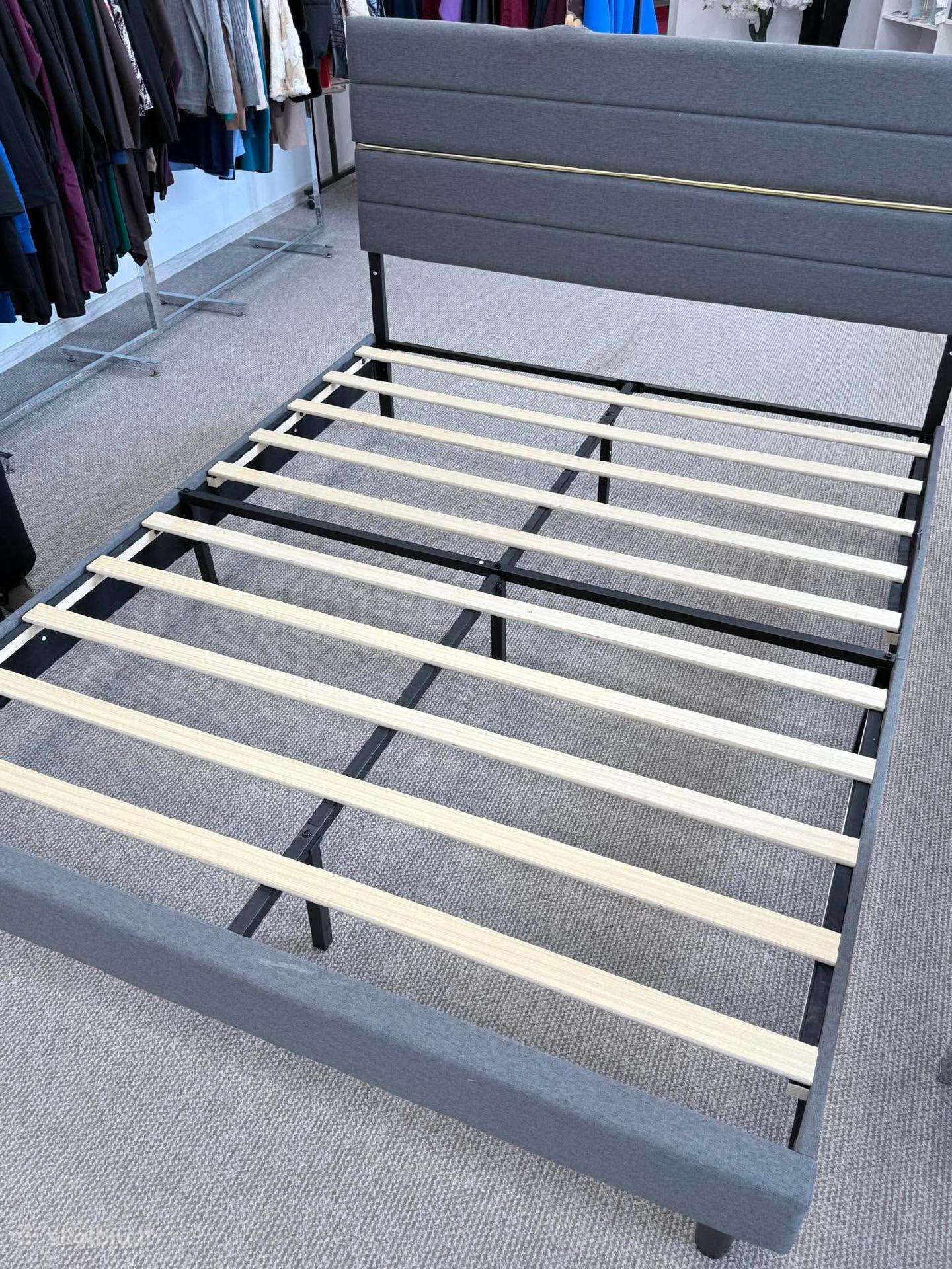 Lovos remas naujas,su mini defektu,160x200