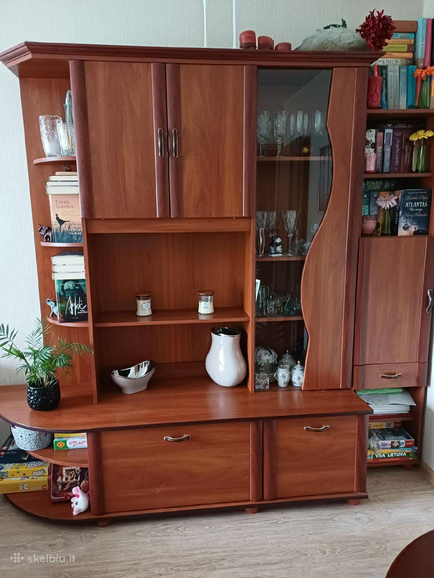Sekcija ir kiti baldai