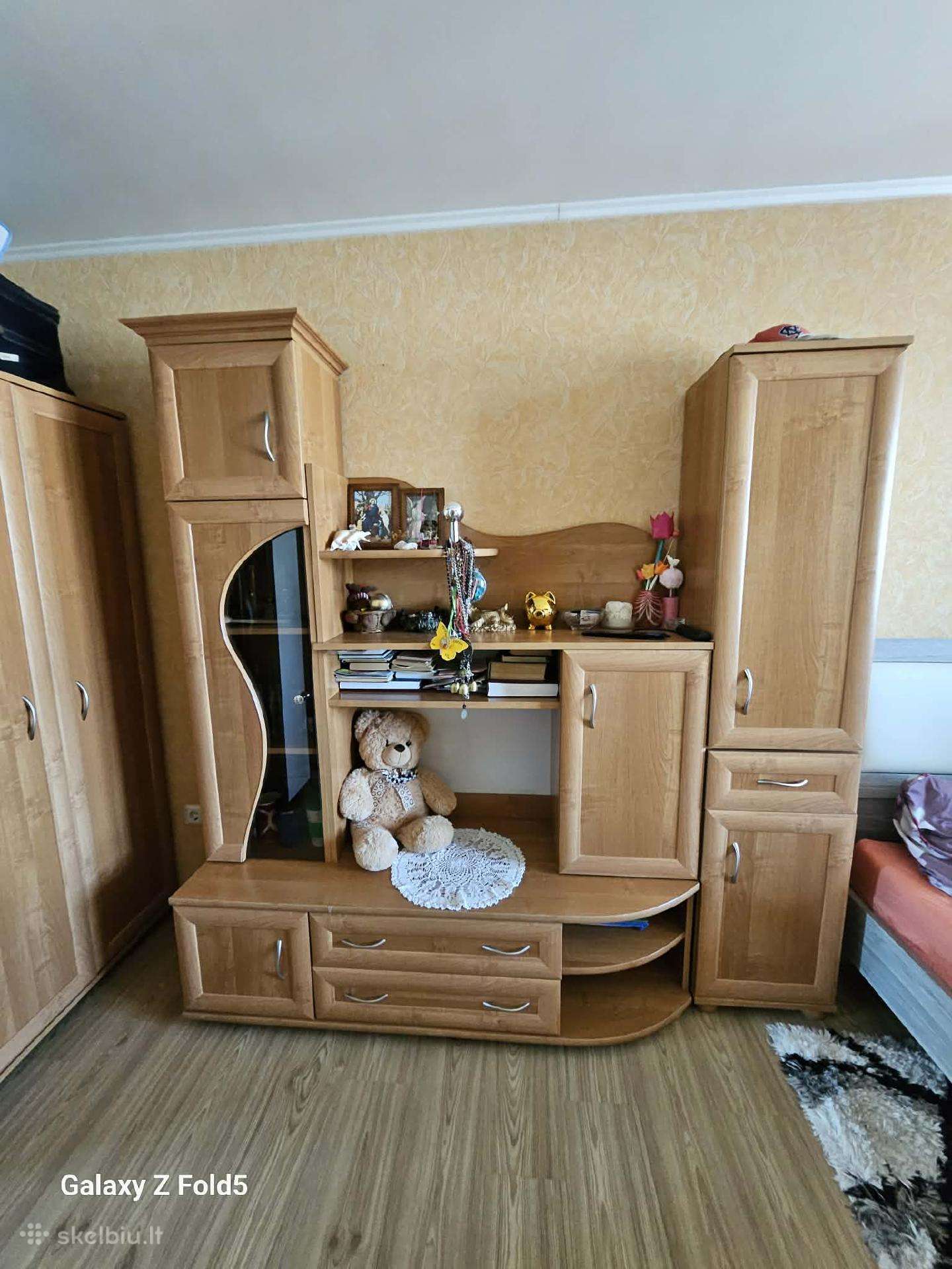 Parduodama Sekcija Su Spinta