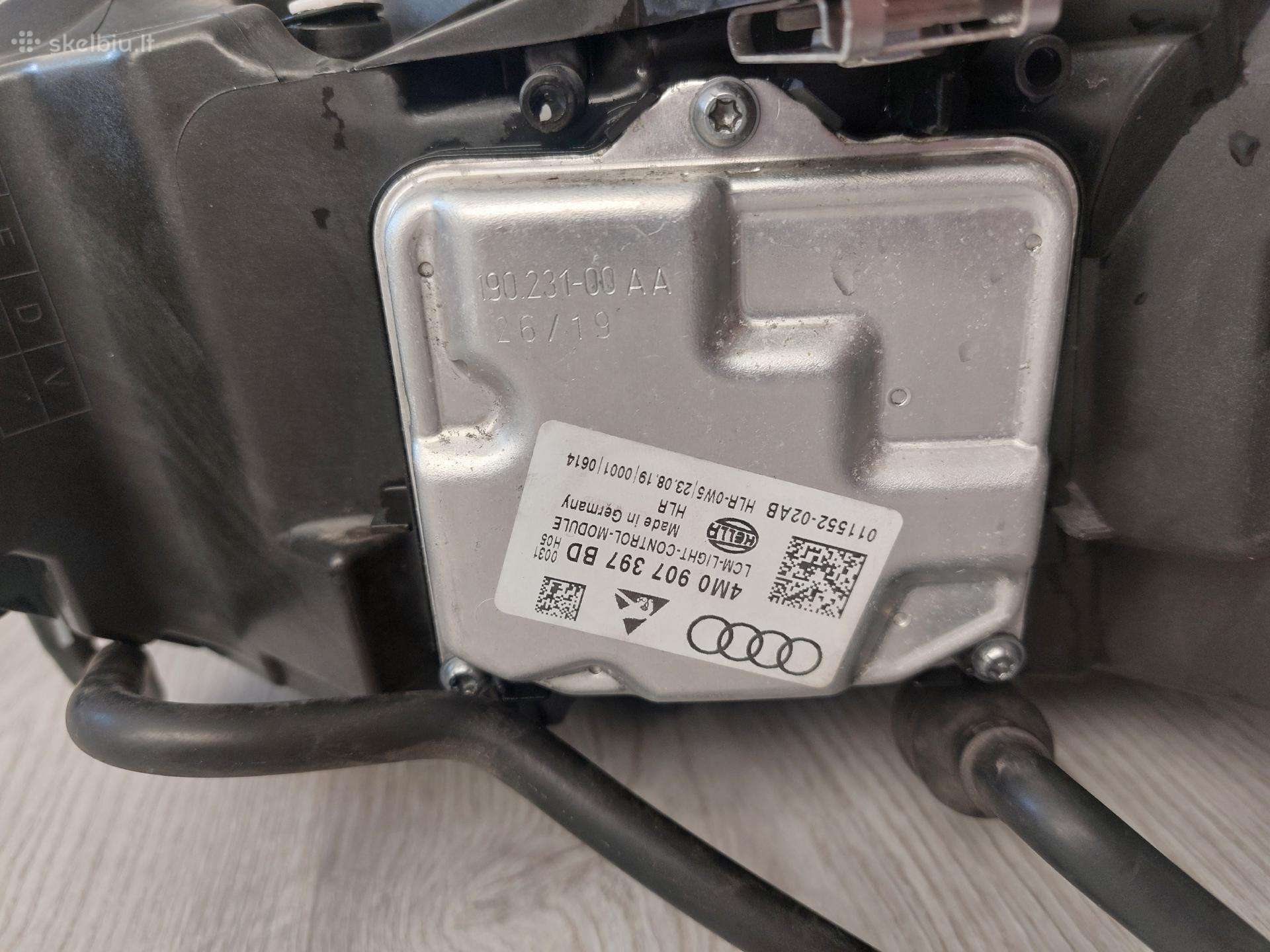 Audi S8 lights