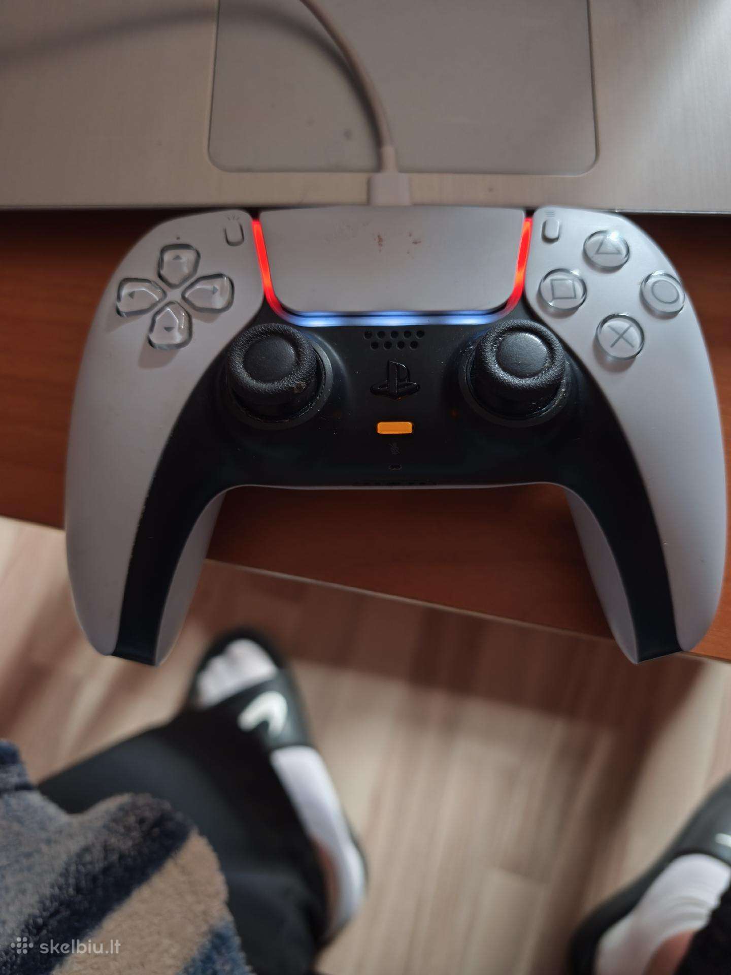 Parduodamas Ps5 valdimo pultas