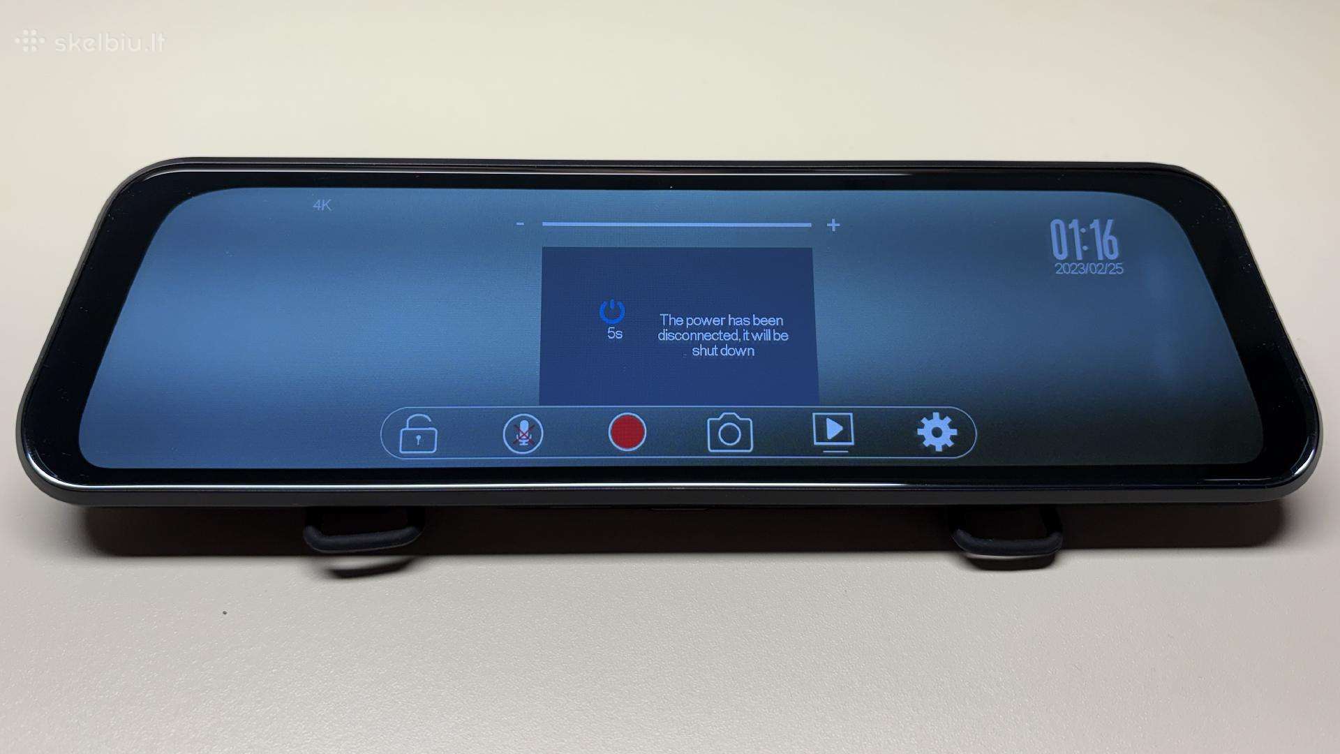 Automobilio veidrodėlis su video registratoriumi