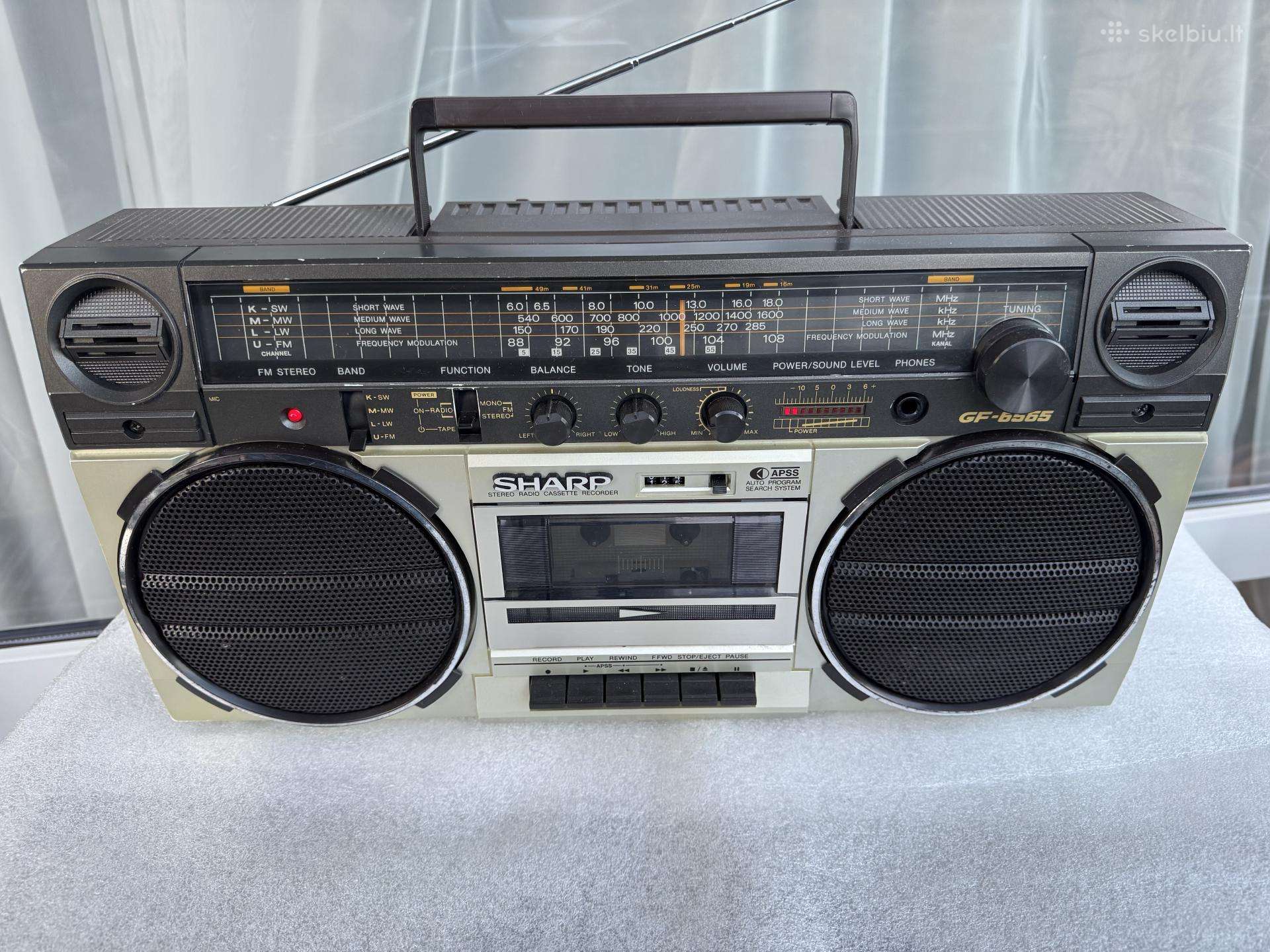 Sharp magnetola 80 -ųjų
