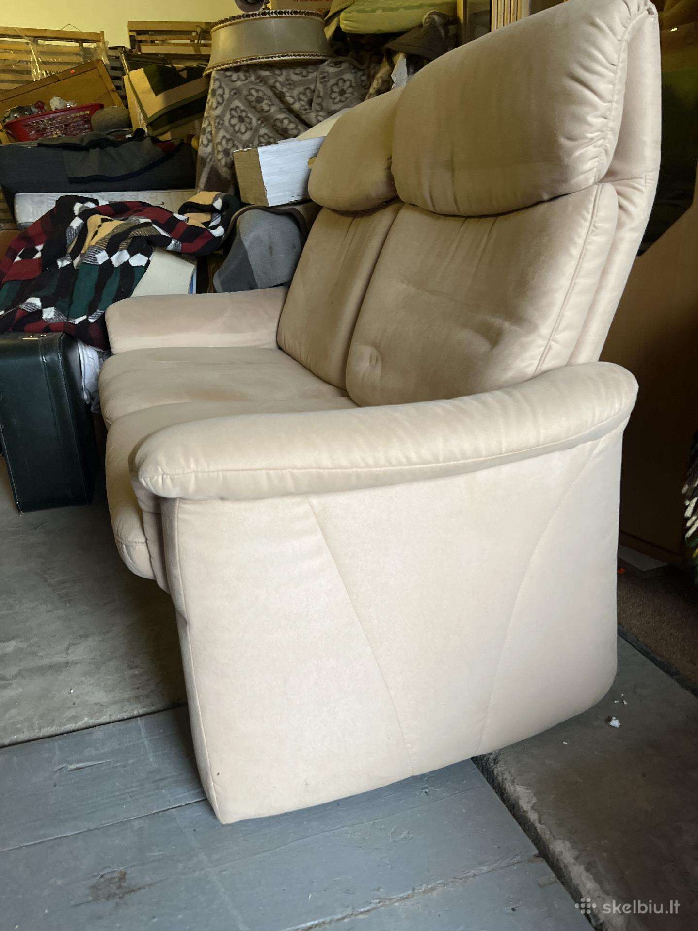 Sofa su reglainer funkcija