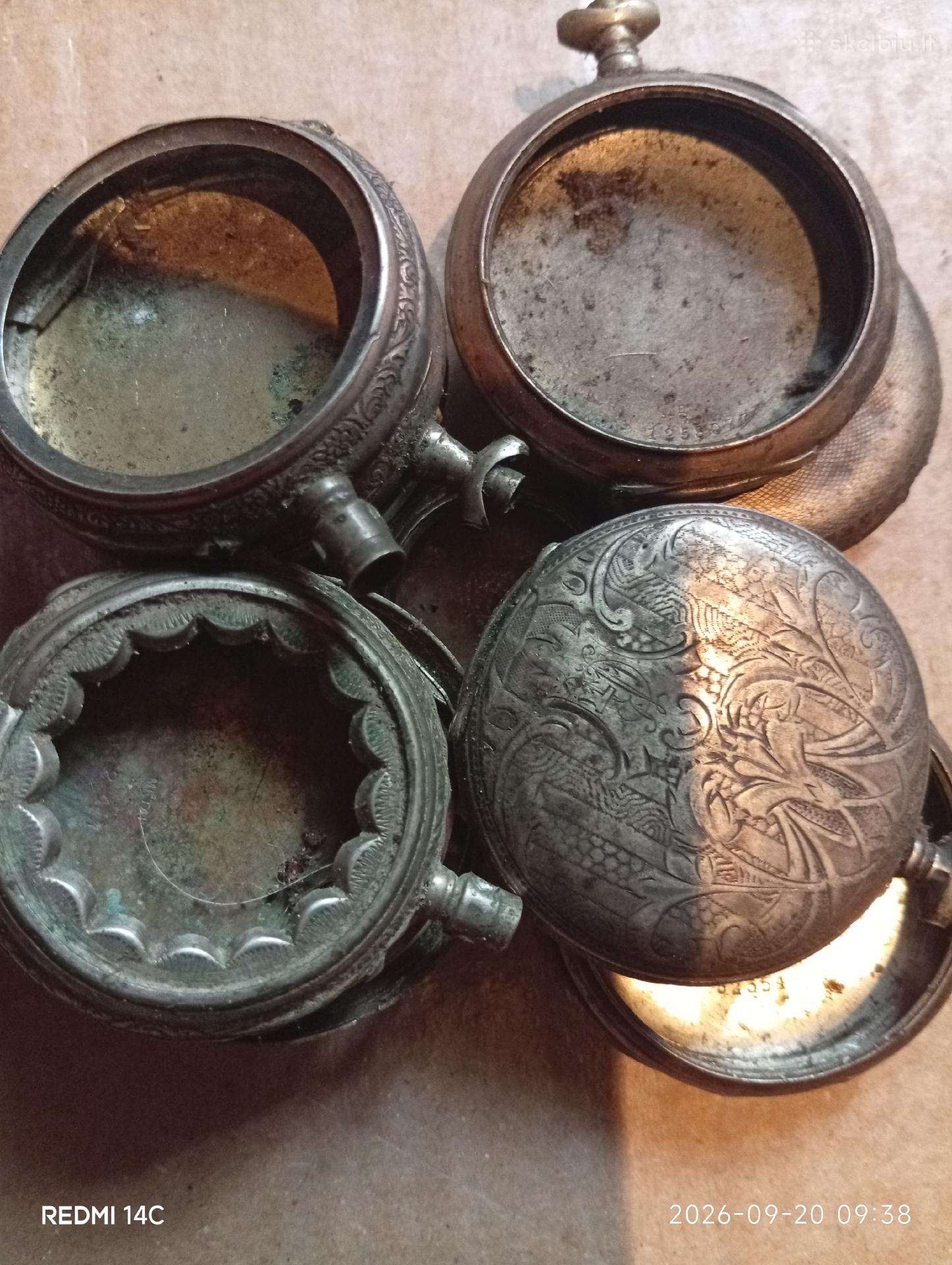 Seni sidabriniai korpusai2,50€gr. 0