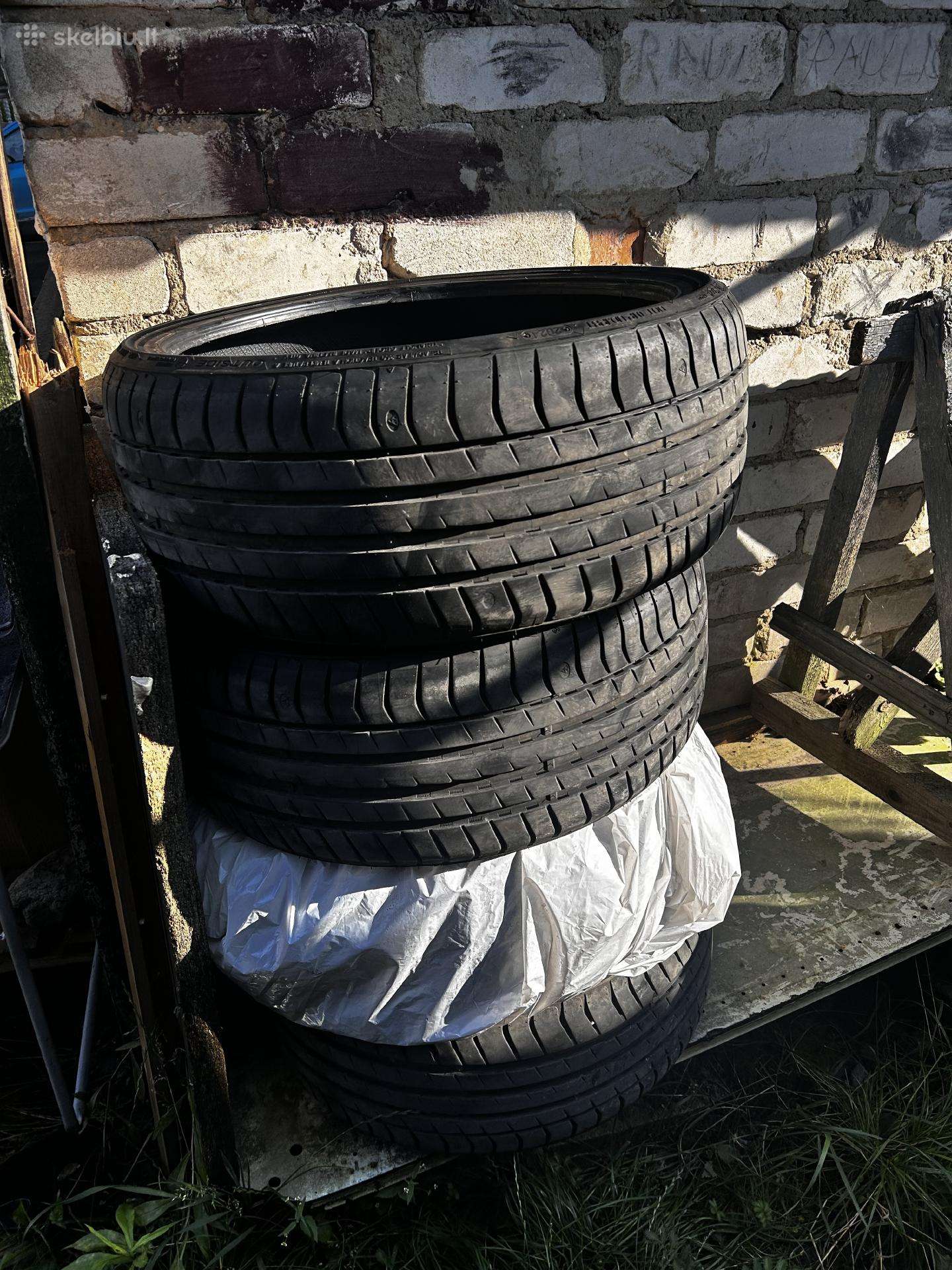 Parduodu R19 vasarinių padangų komplektą.