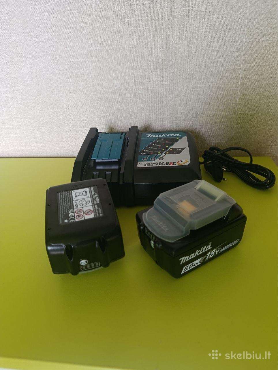 2vnt akumuliatoriai Makita(18v 5.0ah)+įkroviklis