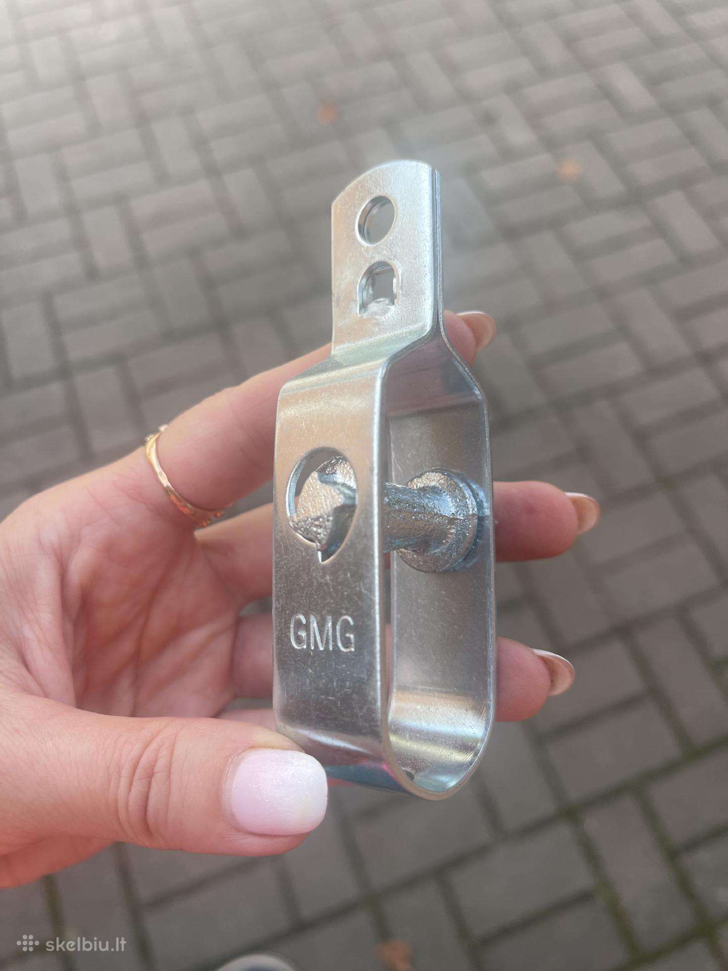 Cinkuotas metalinis laikiklis / pakaba (Gmg)