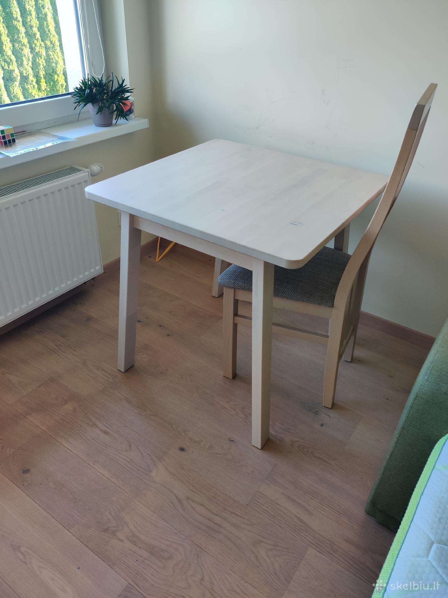Stalas beržas 74*74 cm