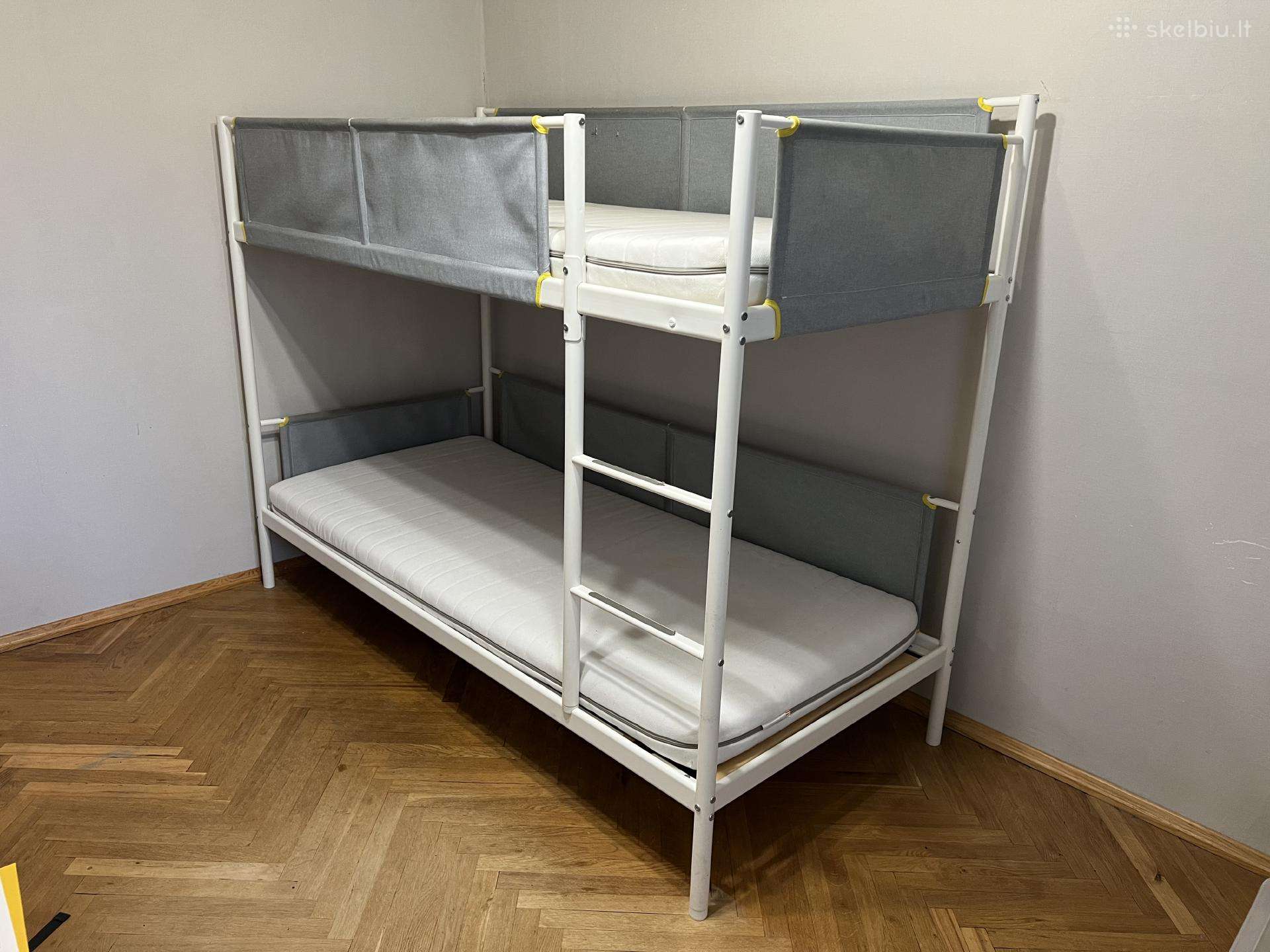 Parduodama dviaukštė lova su 2 čiužiniais