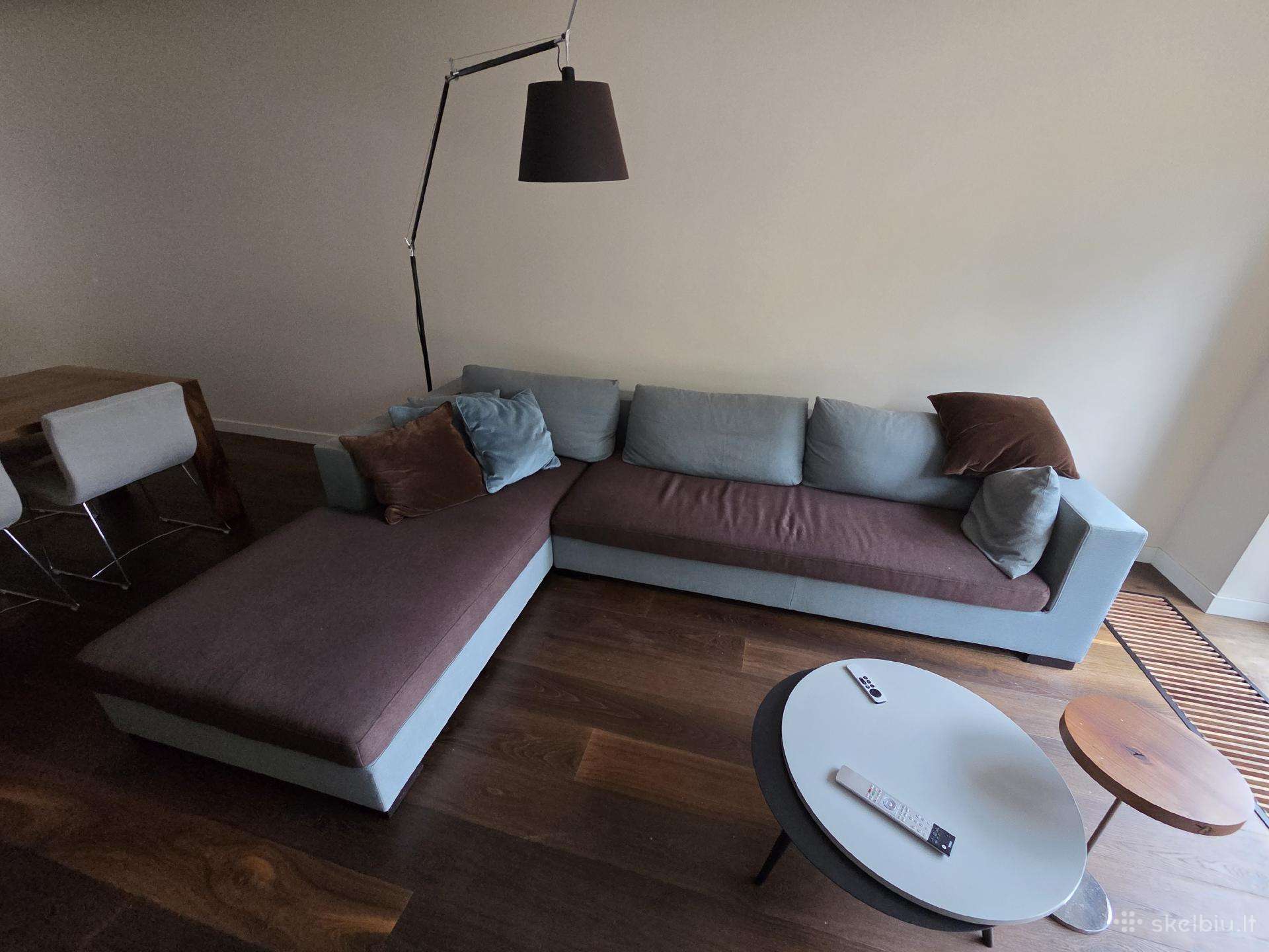 Ligne Roset sofa su kampu