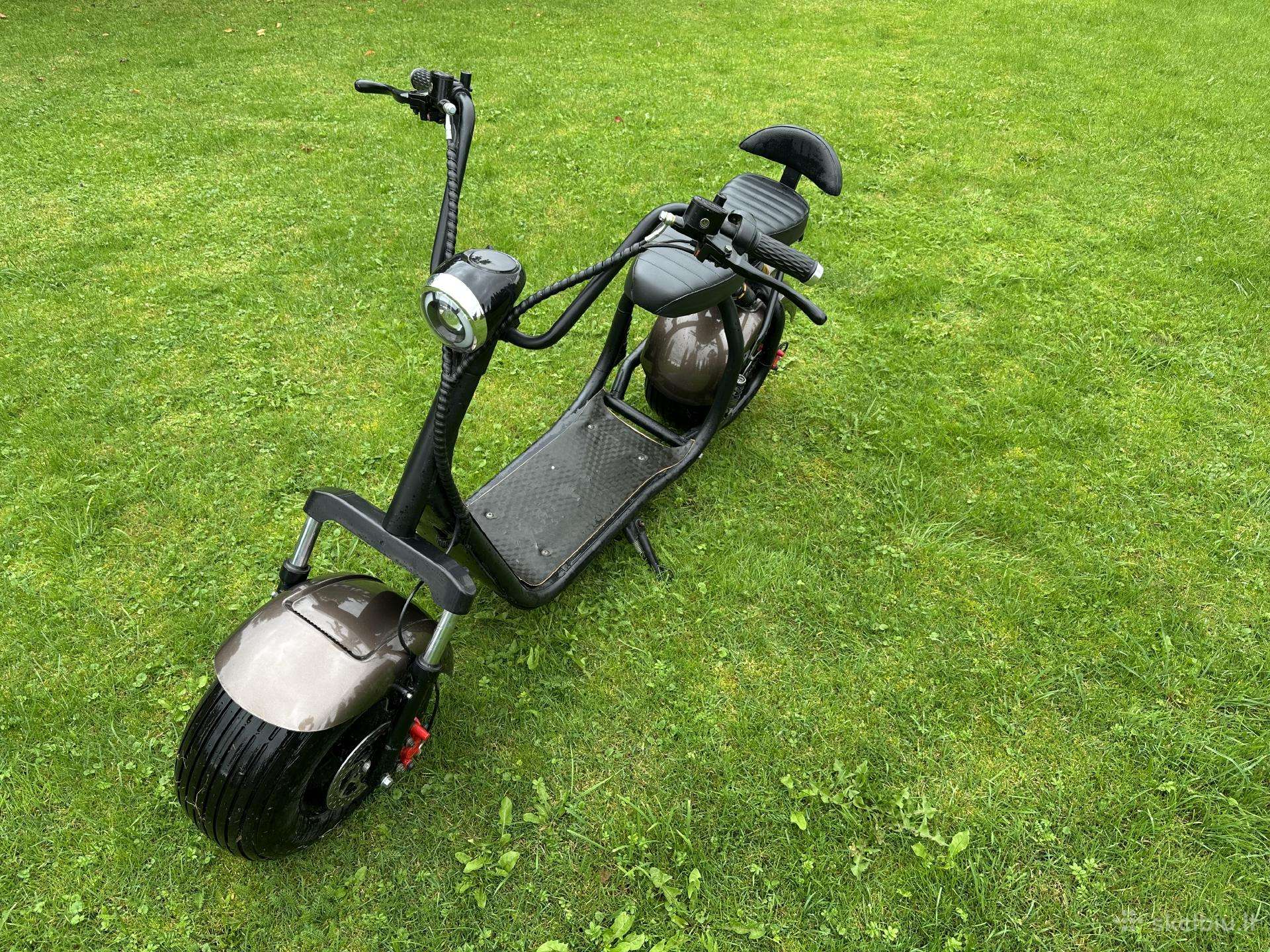 Elektrinis motoroleris Qs-02, 1 kw