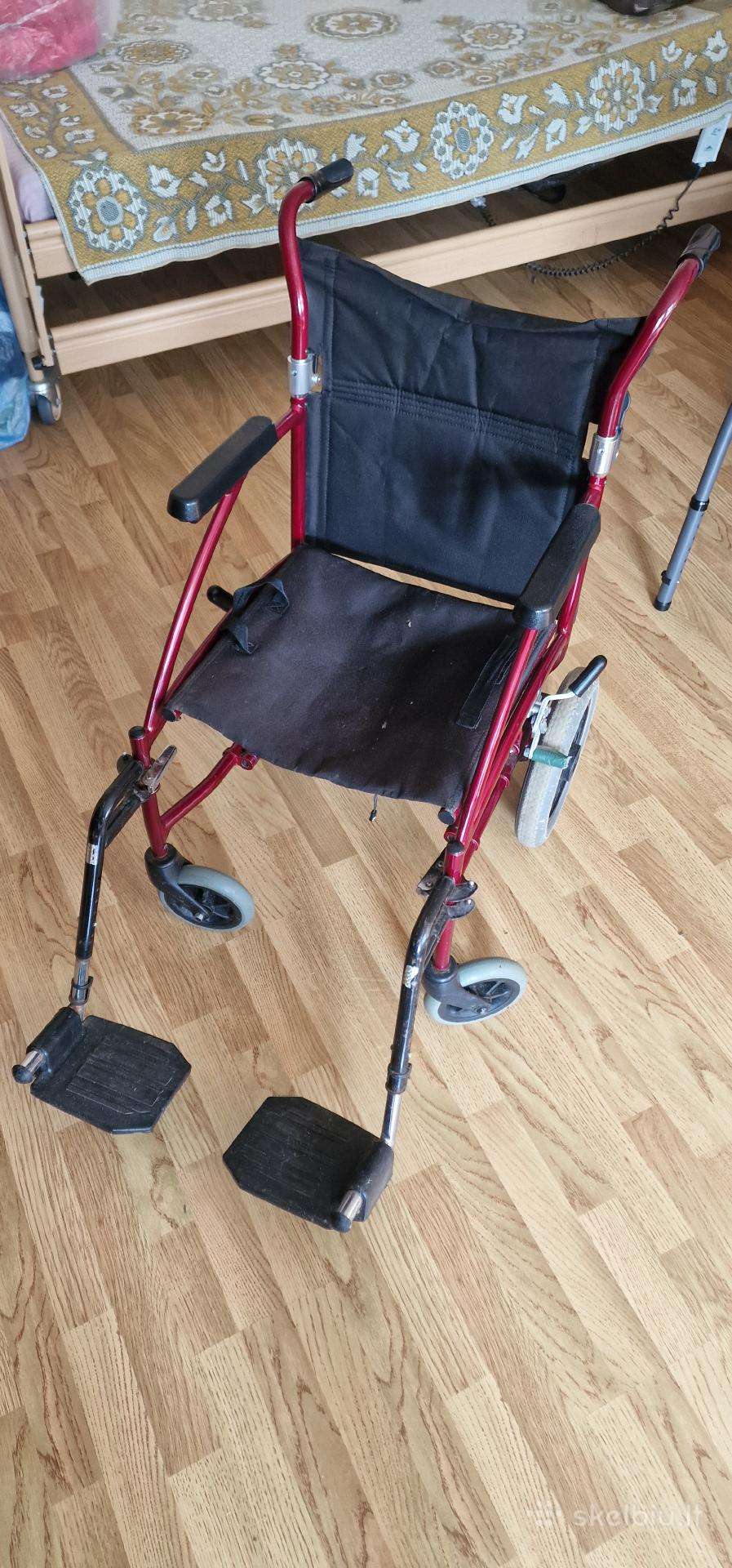 Kompaktiškas neygaliojo vežimėlis