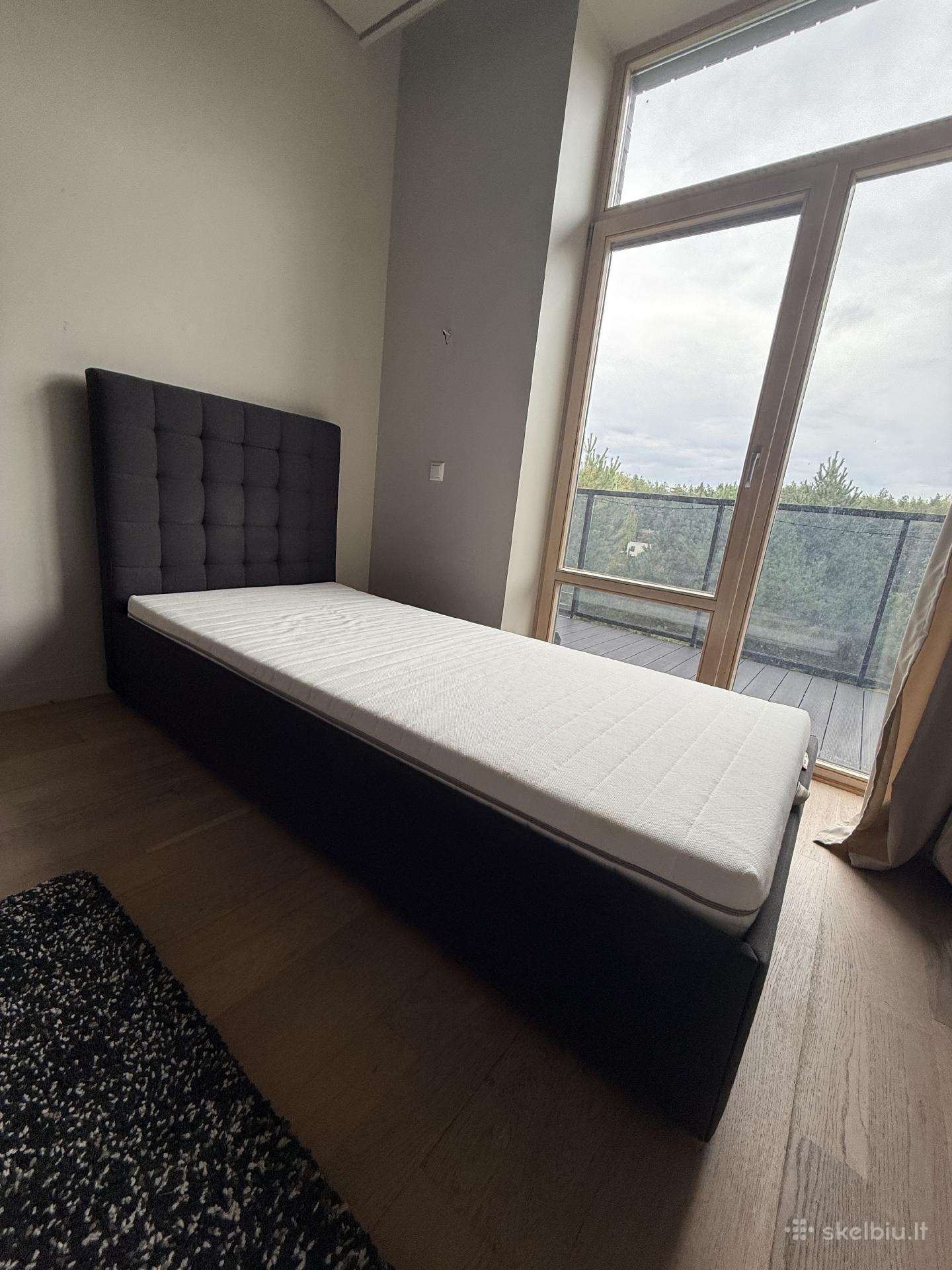 Viengulė lova su čiužiniu