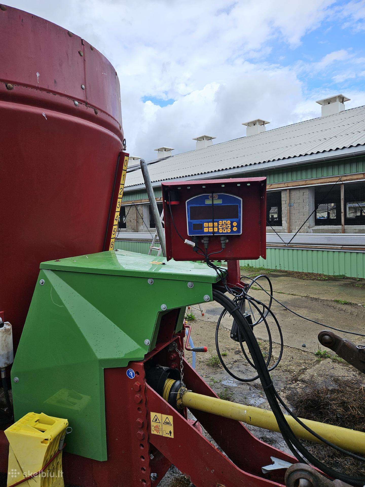 Strautmann, feed mixer / dispenser