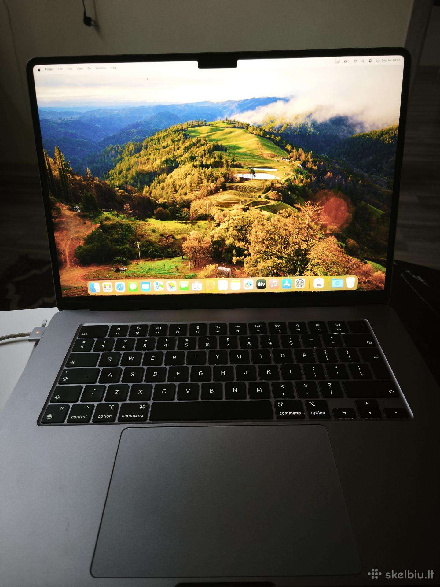 Apple 15 inch MacBook Air M2 chip