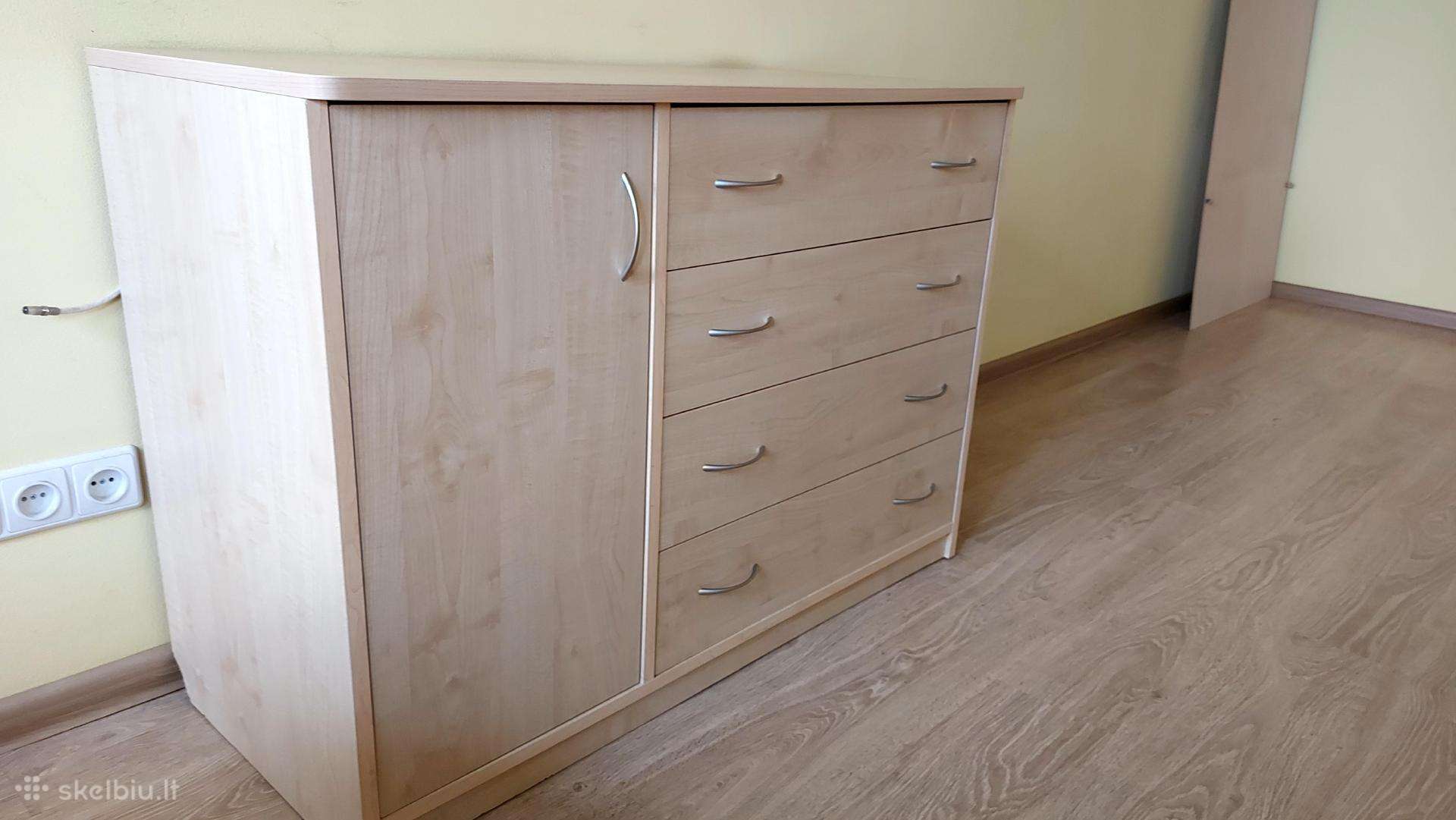 Didesnė komoda – šviesaus klevo spalvos