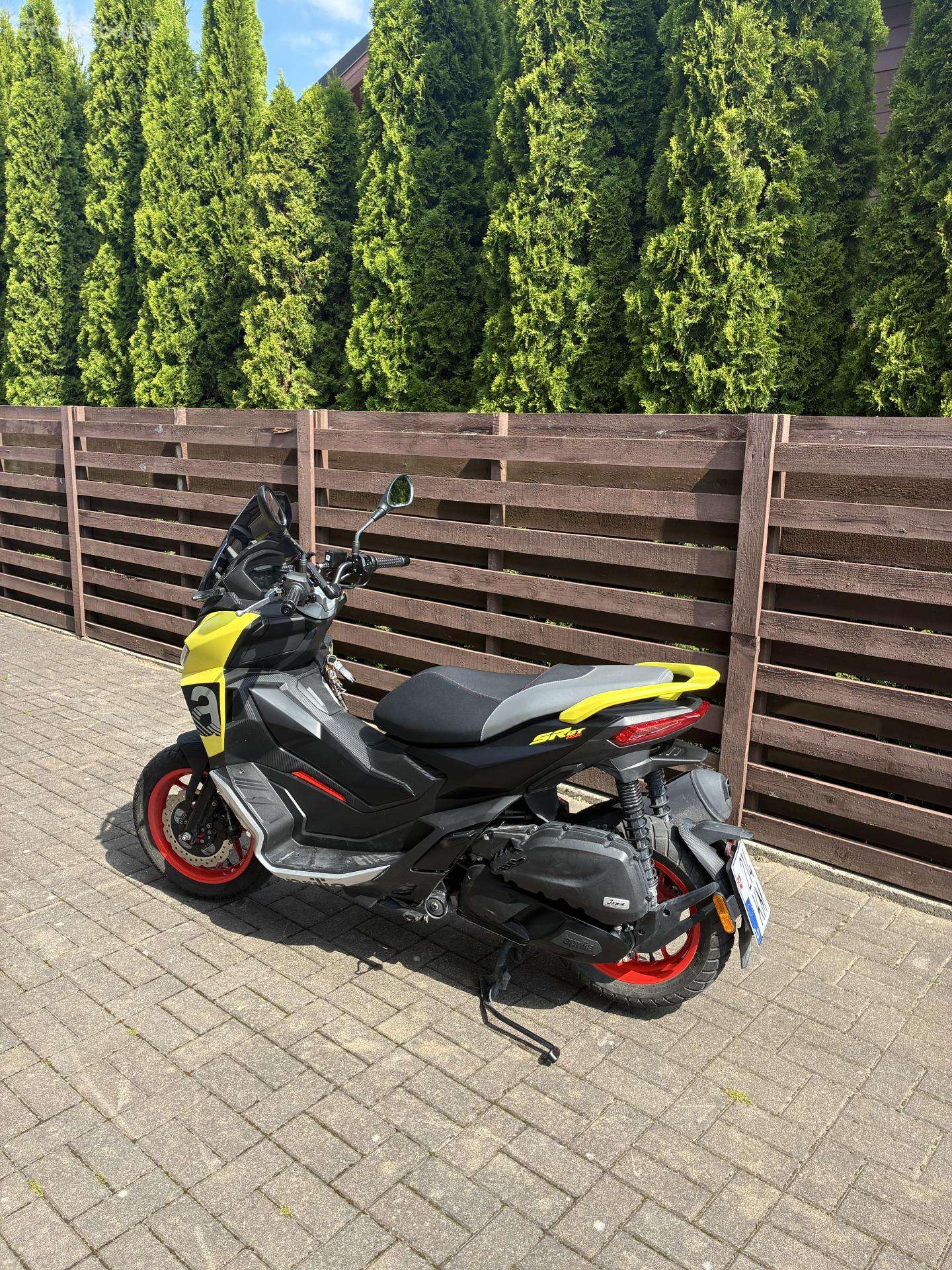 Aprilia SR 125cc, мотороллеры / мопеды