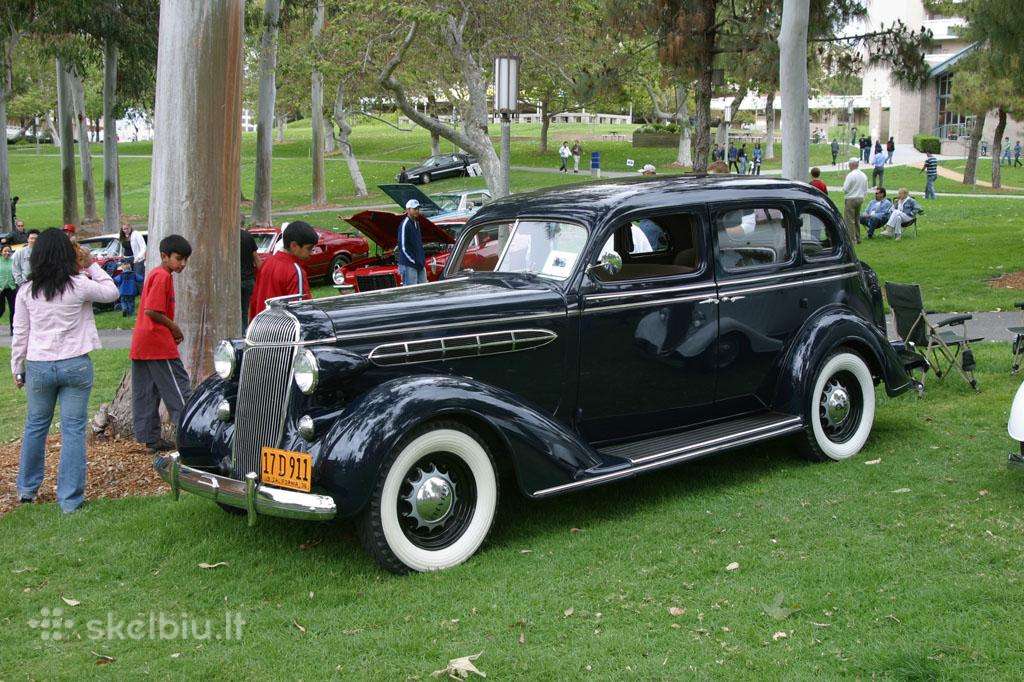 Chrysler 1936 m. restauravimo objektas