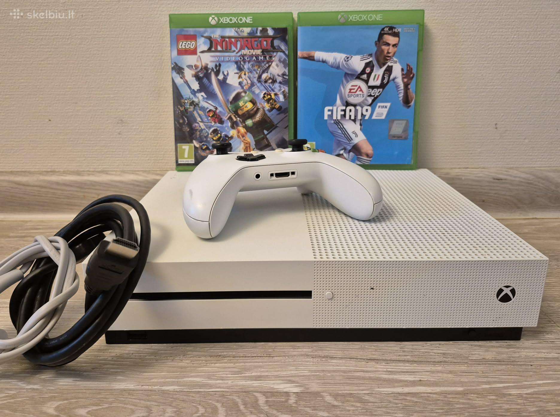 Xbox one s 500gb + 2 žaidimai