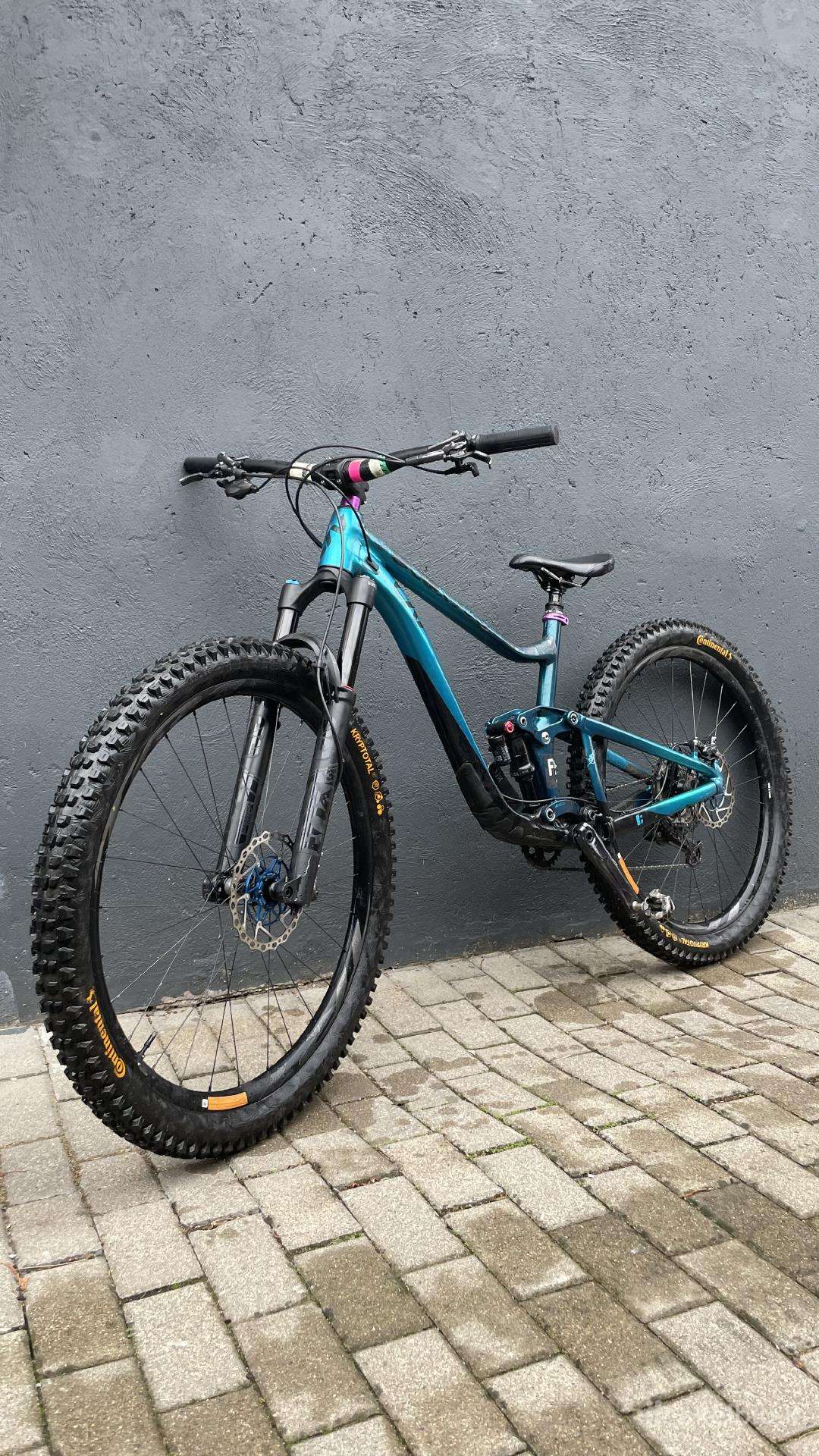 Liv intrigue 29 1 (2021)