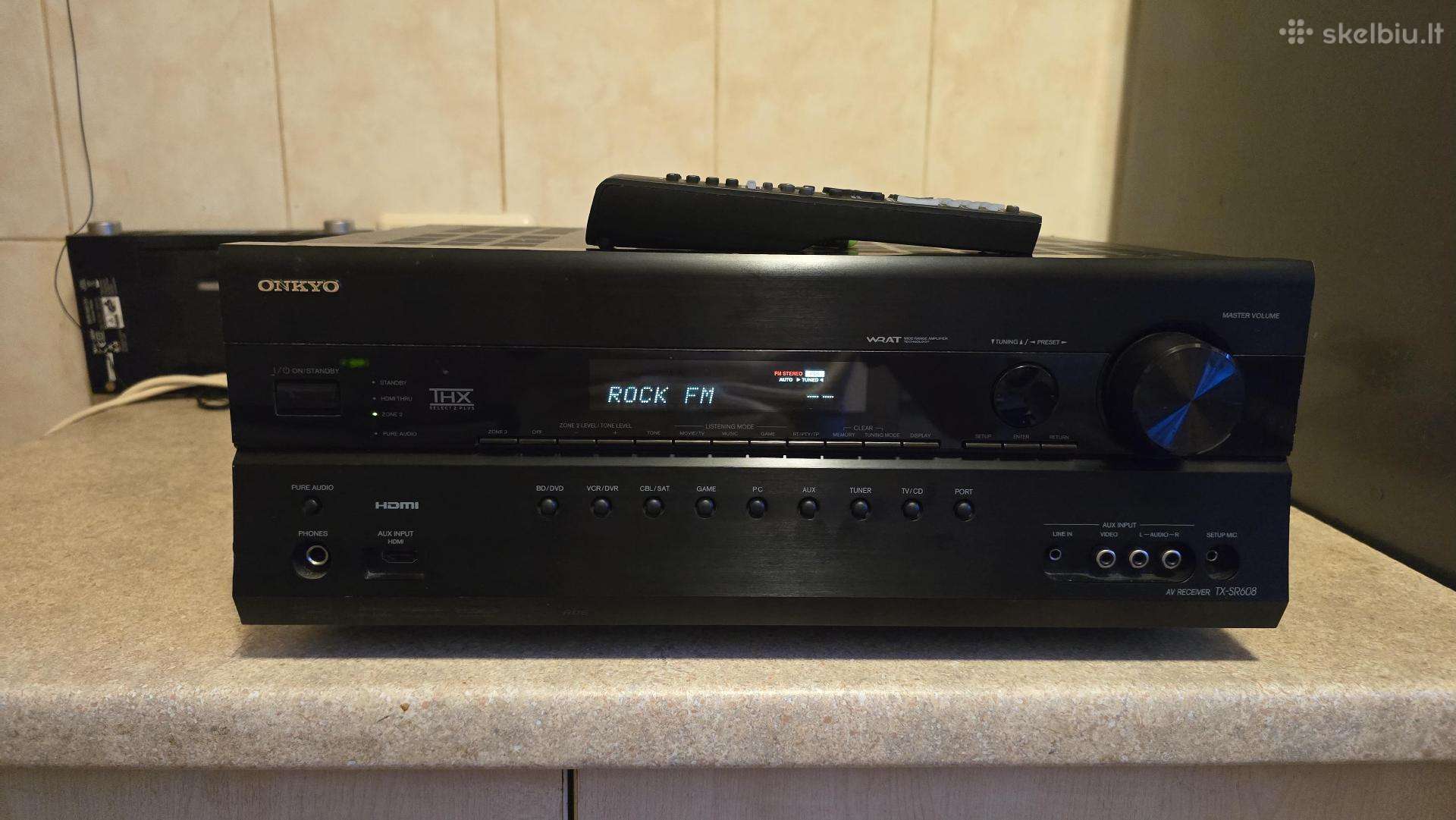 Onkyo tx-sr608 resyveris su distanciniu pultu.