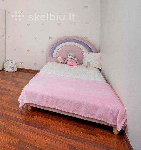 Velvetinė vaikiška lova su čiužiniu (Vaivorykštė)