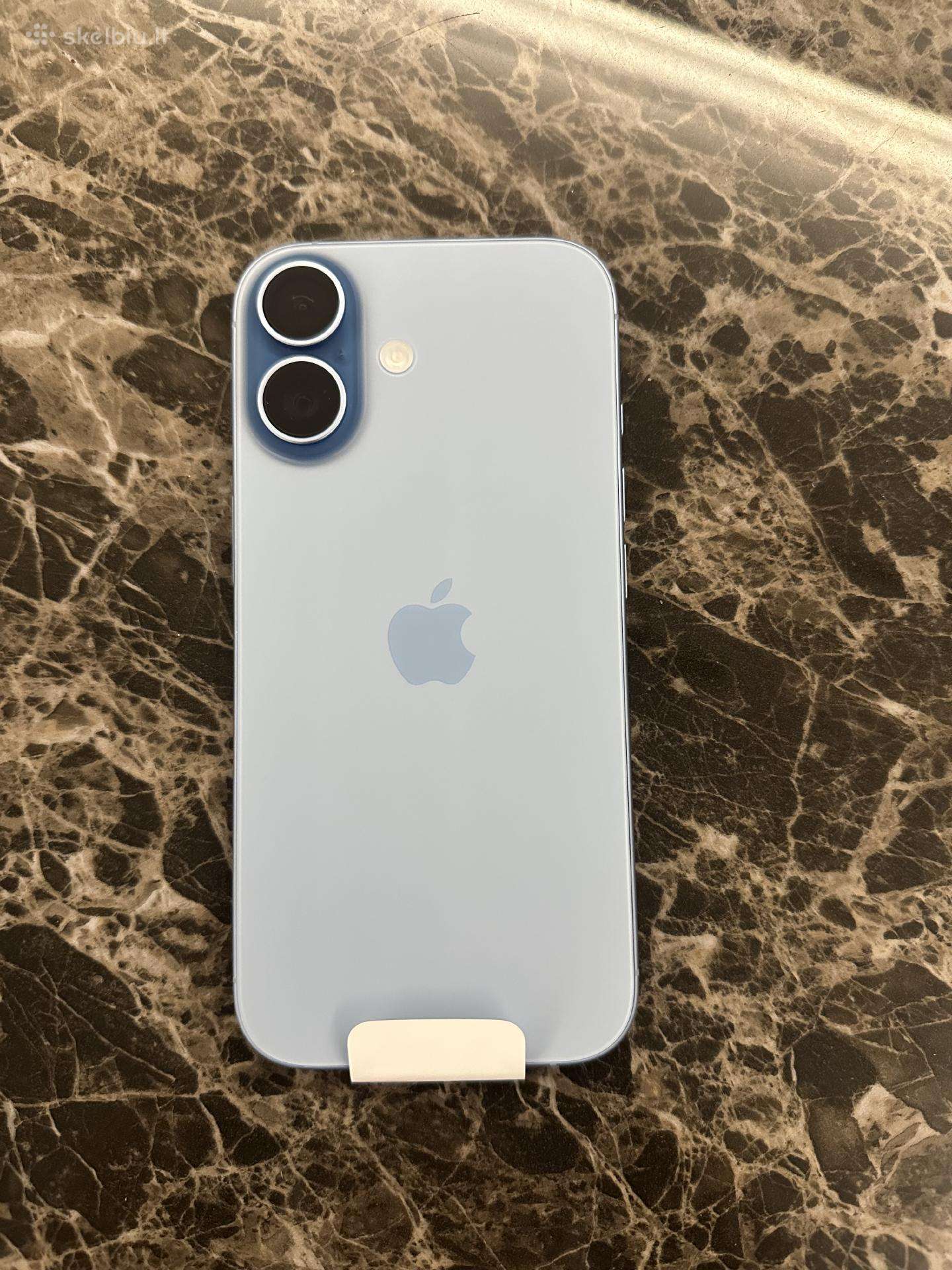 iPhone 17