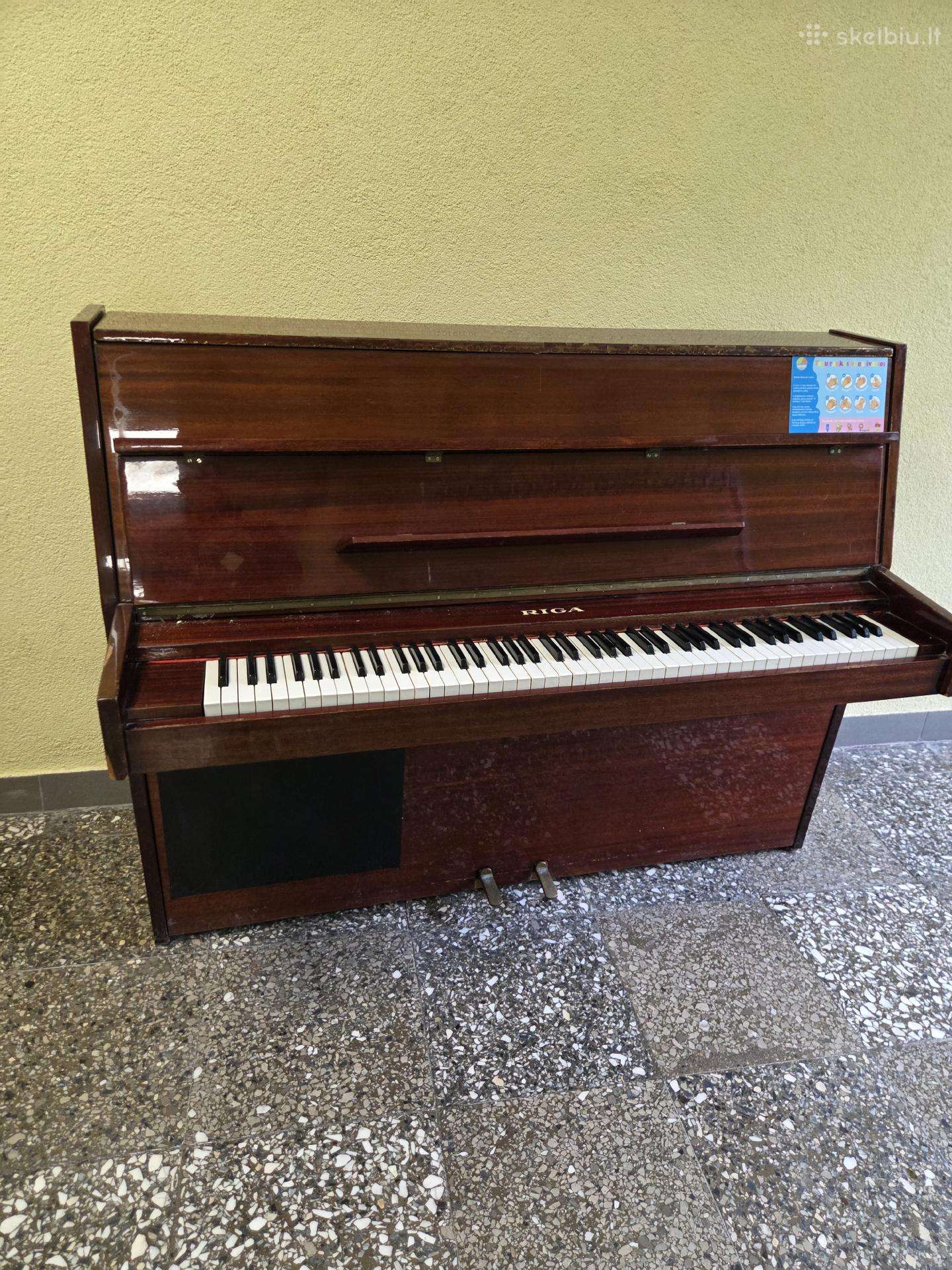 Dovanojamas pianinas Riga