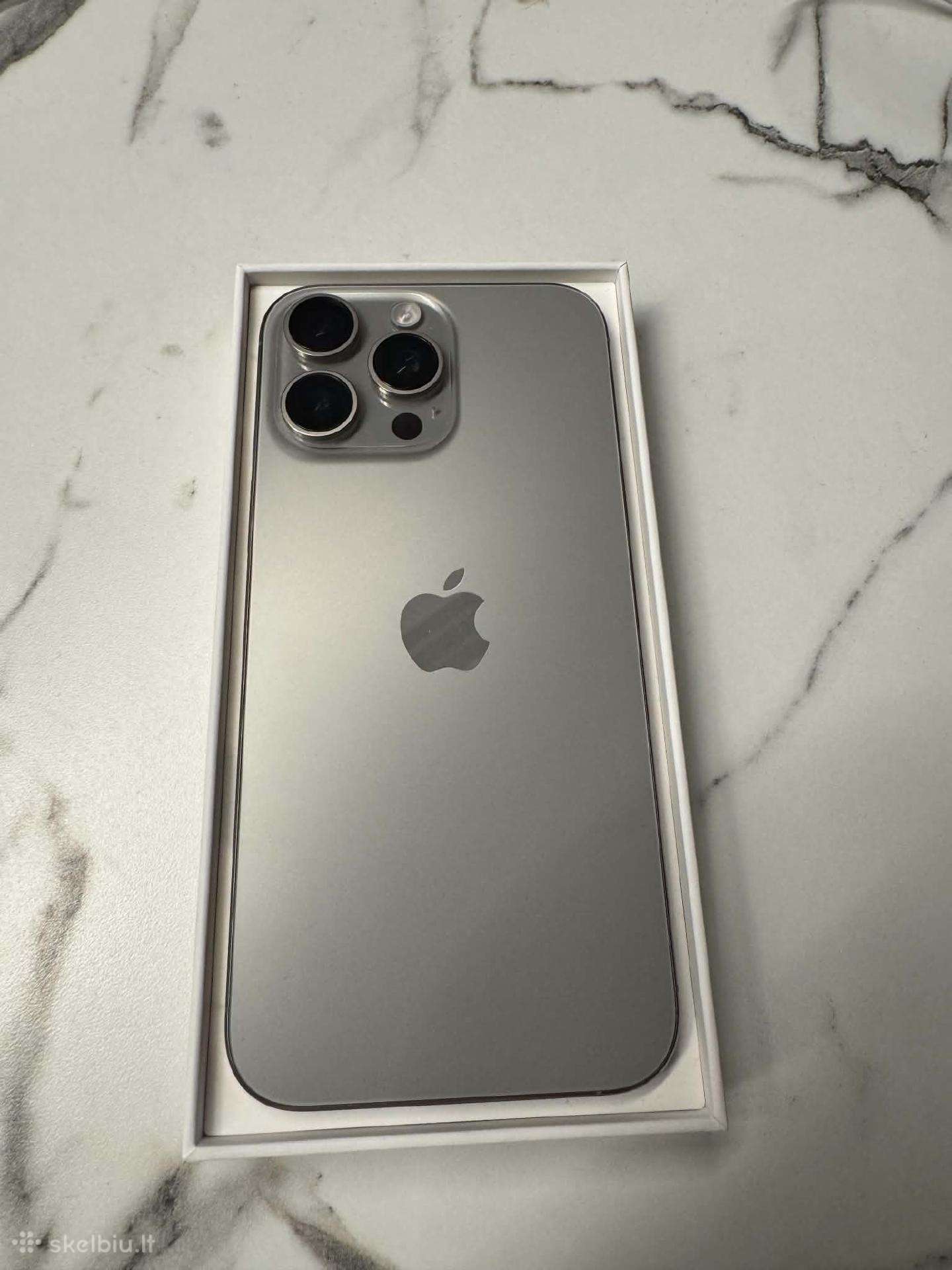 iPhone 16 Pro Max