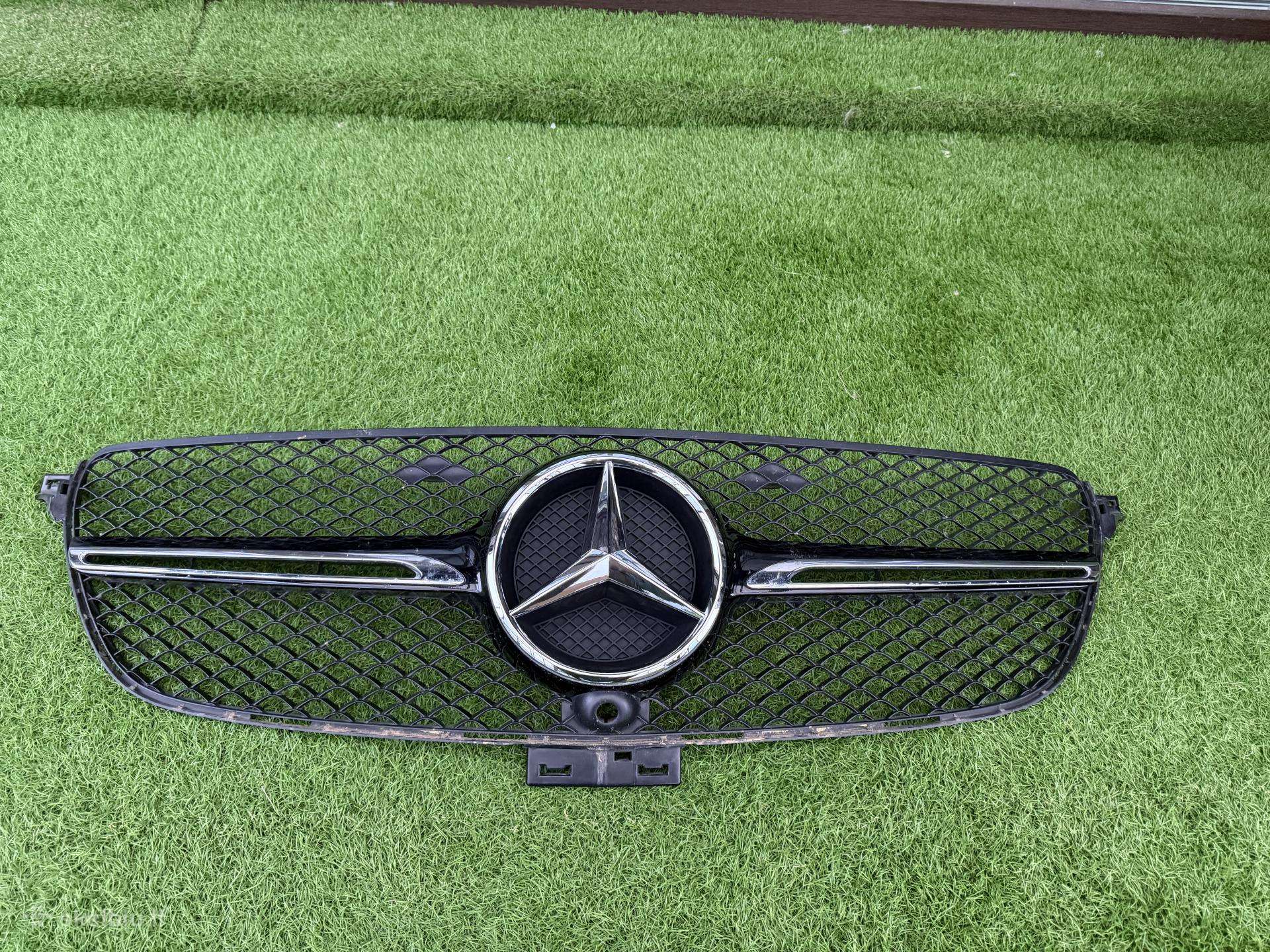 MB Gle Coupe C292 originalios priekinės grotelės