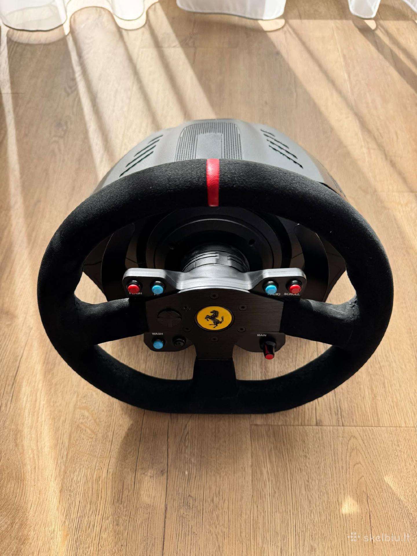 Thrustmaster T300 Ferrari Alcantara vairas