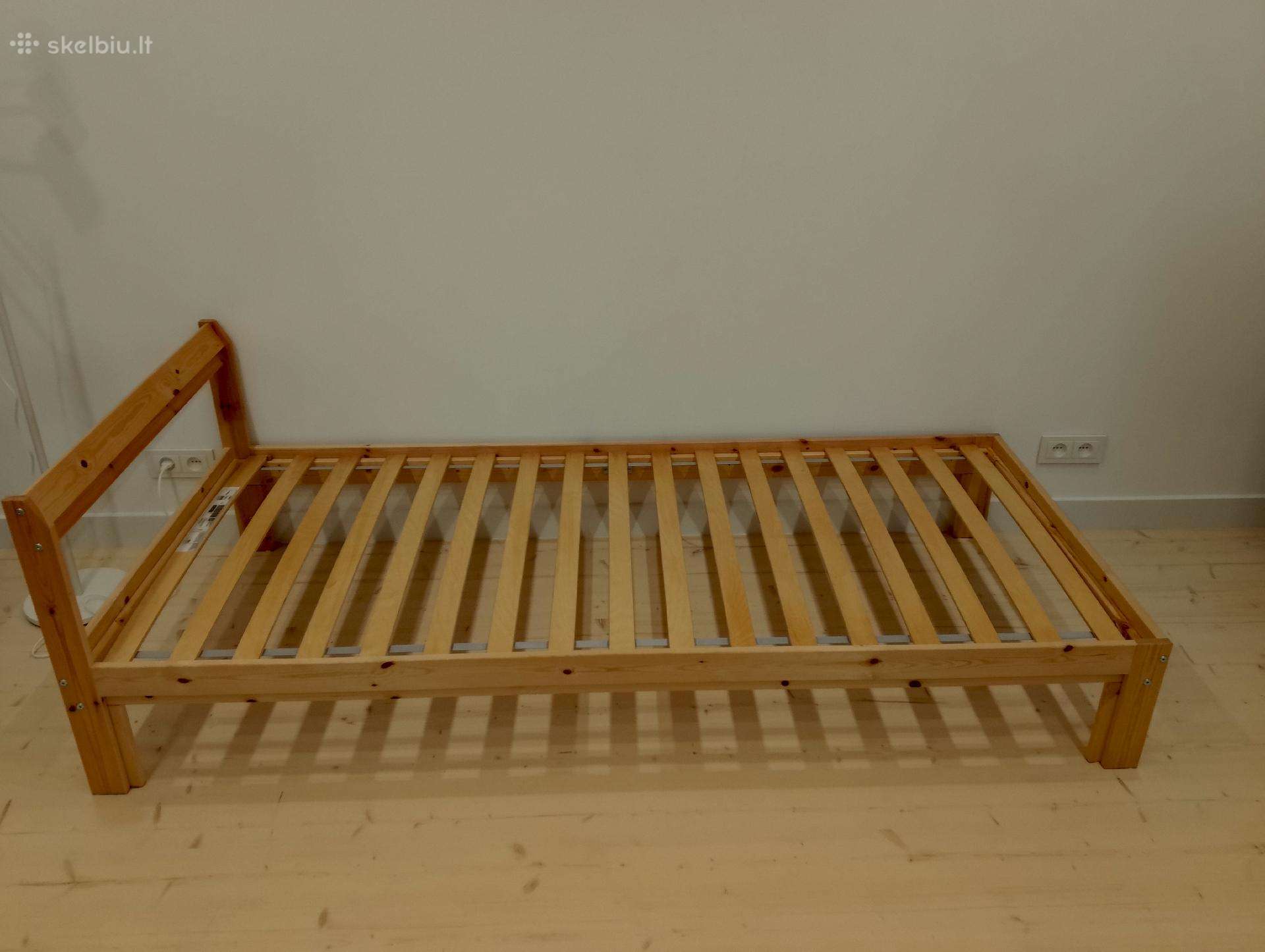 Lova 200x90 praktiškai nauja.
