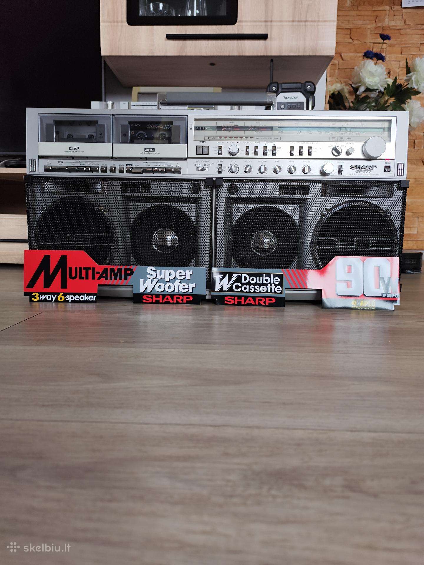 Parduodu magnetola Sharp Gf-777