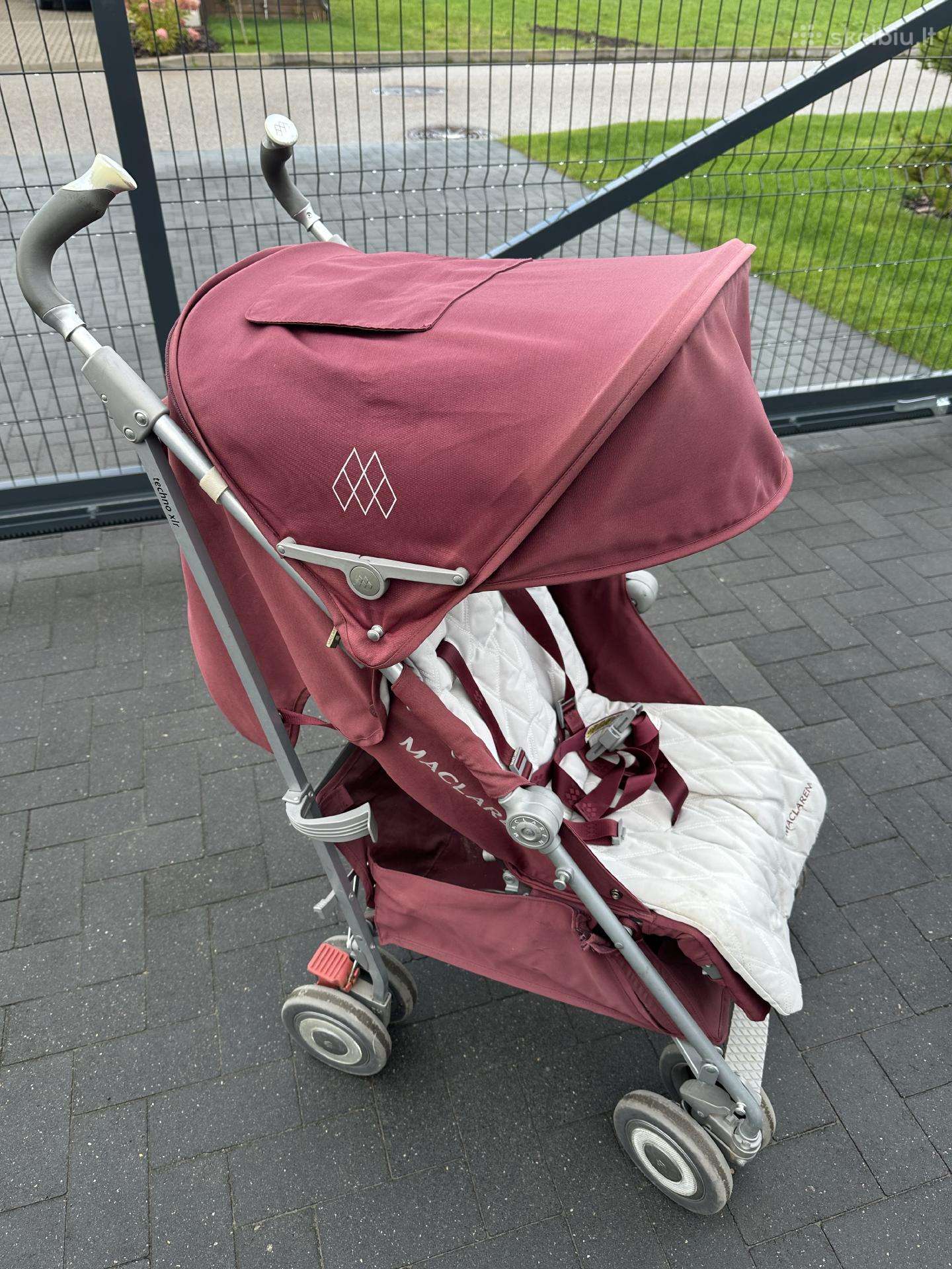 Maclaren vežimas su žiemai skirtu miegmaišiu