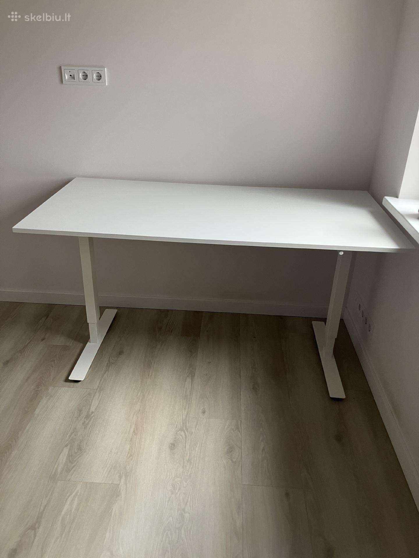 Kilnojamas stalas 140x70cm