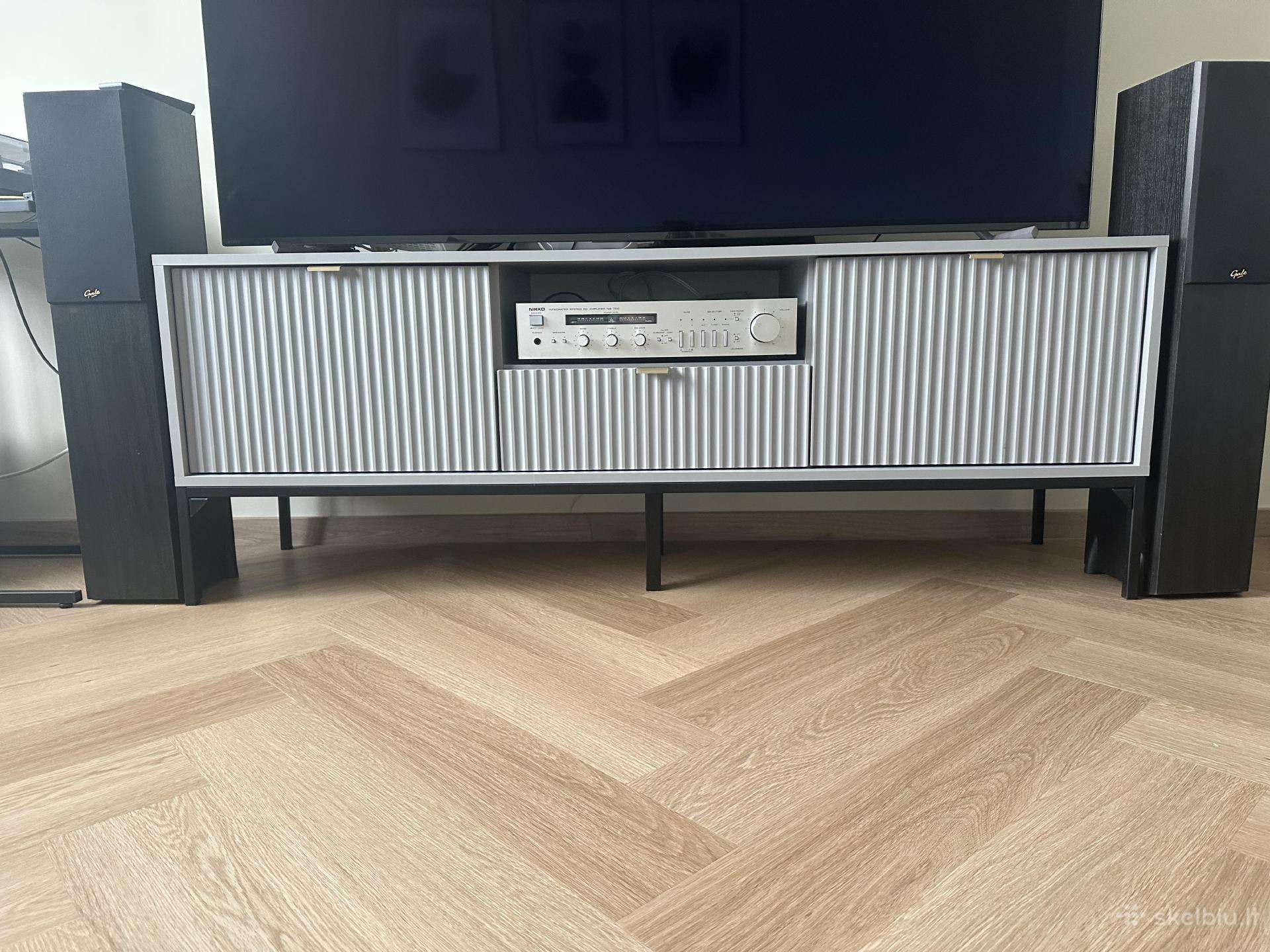 TV staliukas